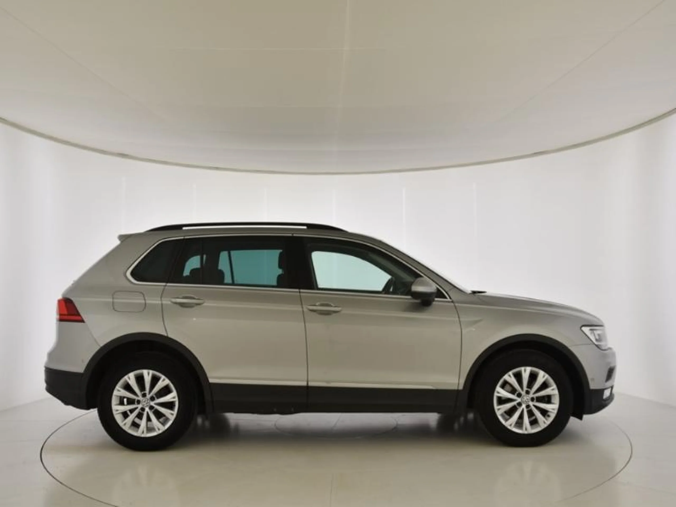 VOLKSWAGEN TIGUAN ADVANCE 2.0 TDI 110KW(150CV) BMT DSG - Foto 3