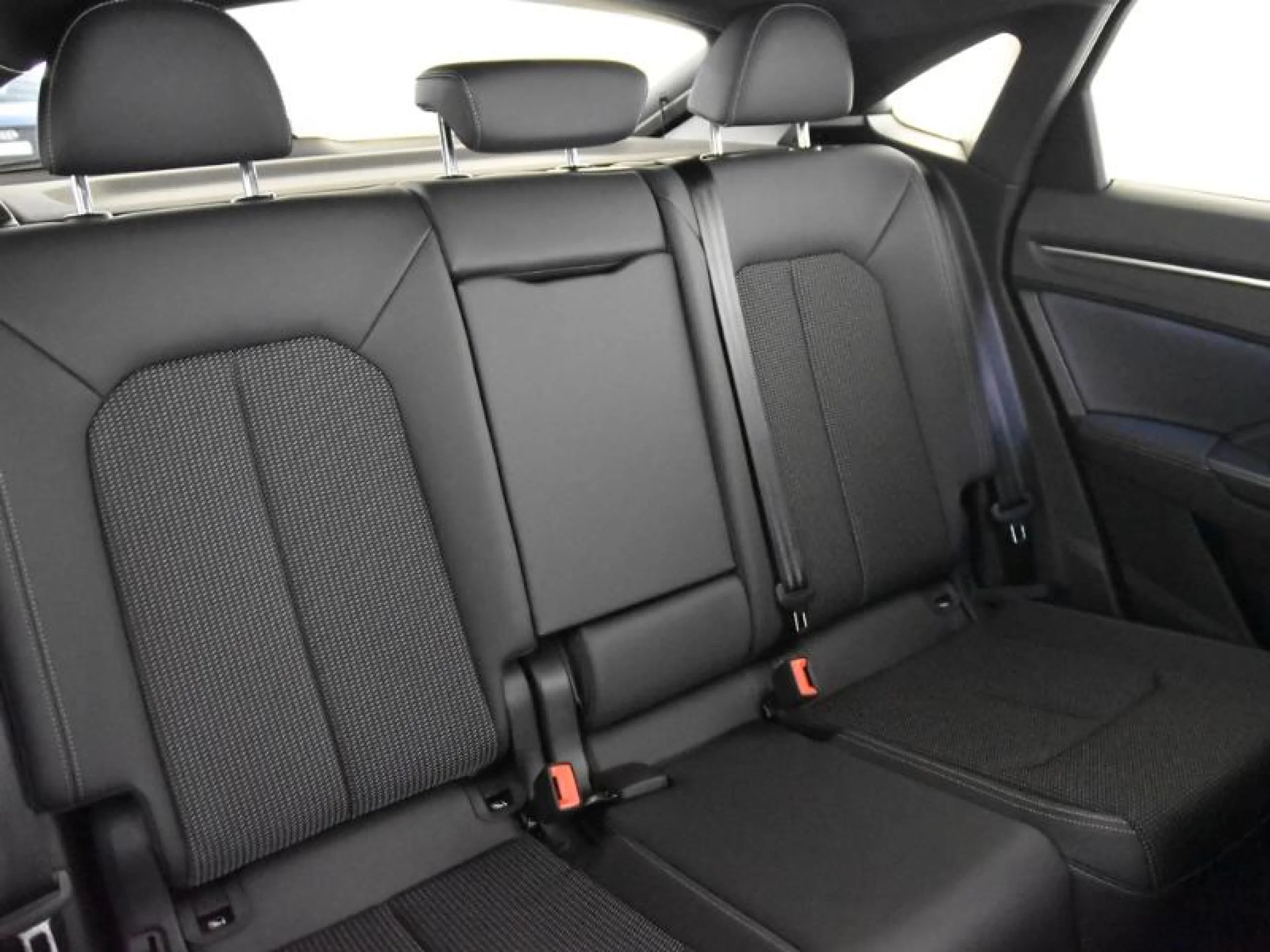 AUDI Q3 SPORTBACK BLACK LINE 35 TDI 110KW (150CV) S TRONIC - Foto 6