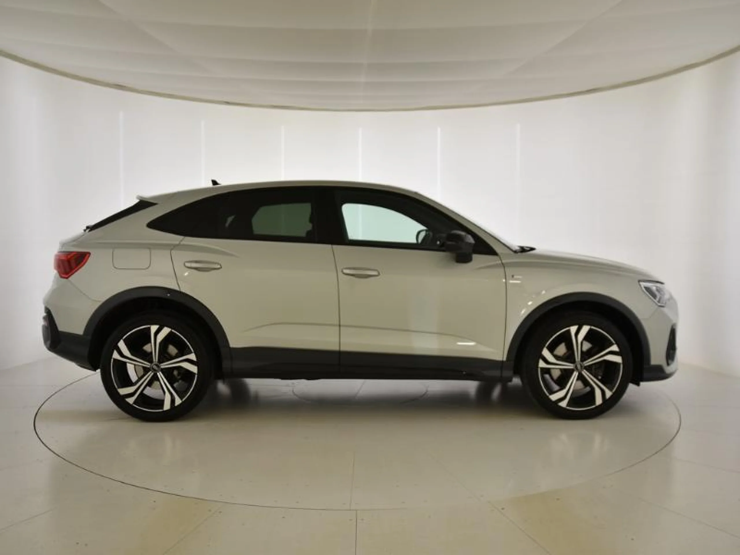 AUDI Q3 SPORTBACK 40 TDI 147KW S TRONIC QUATTRO BLACK LINE - Foto 3