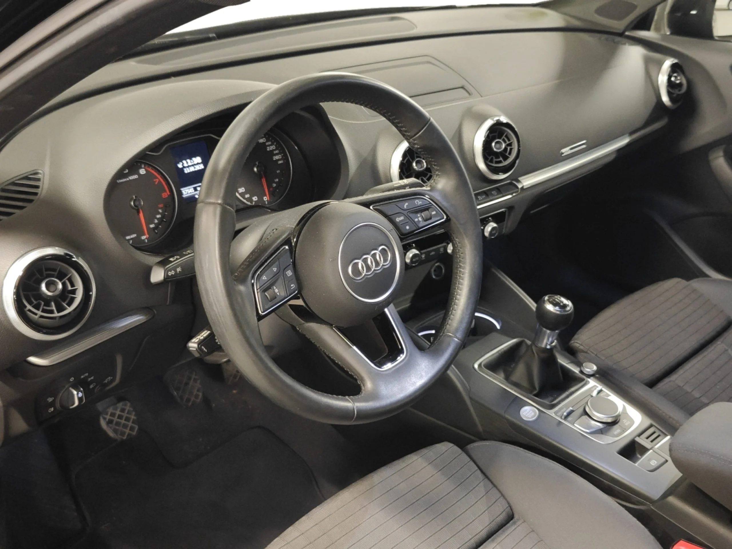 AUDI A3 S LINE 35 TFSI 110KW (150CV) SPORTBACK - Foto 9