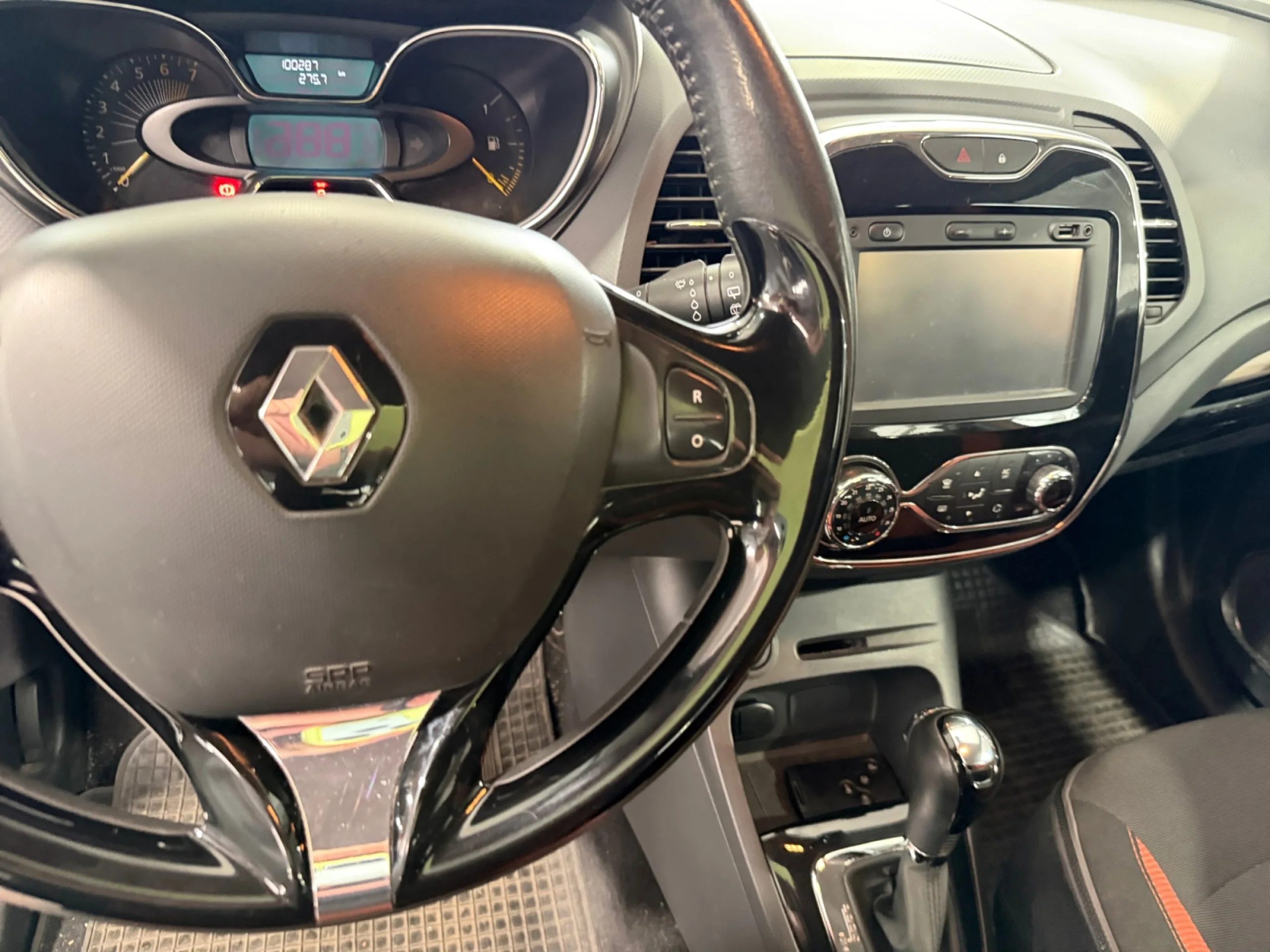 RENAULT CAPTUR ZEN TCE 120 - Foto 10