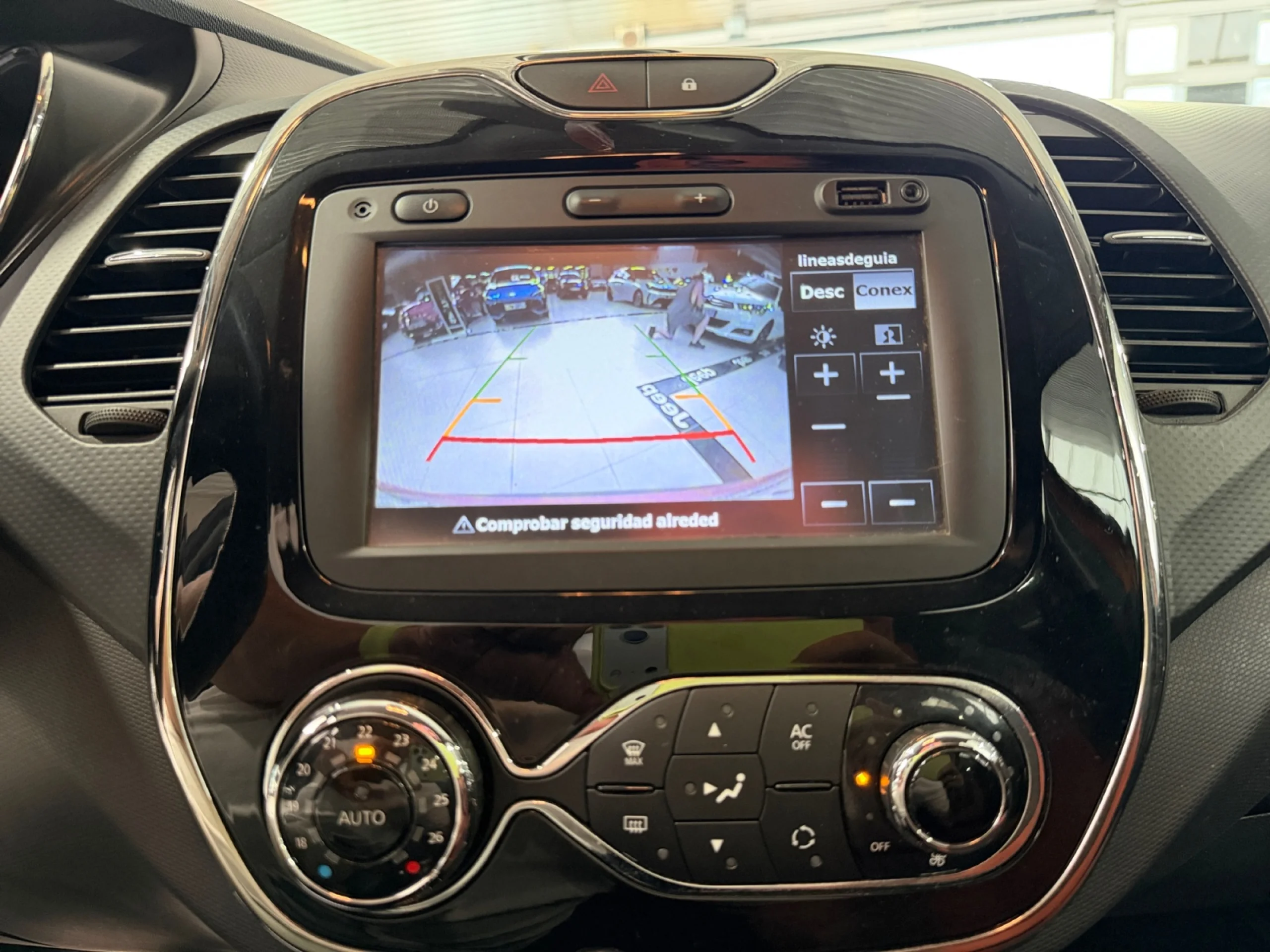 RENAULT CAPTUR ZEN TCE 120 - Foto 16