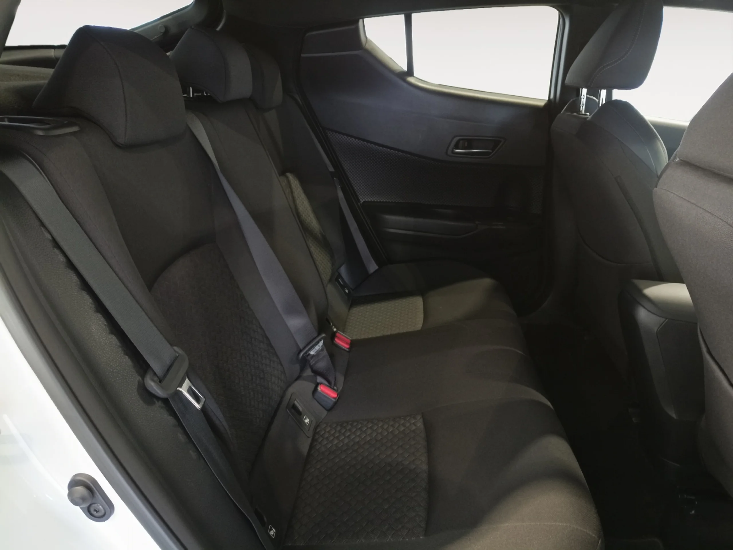 TOYOTA C HR 2.0 180H ADVANCE - Foto 6