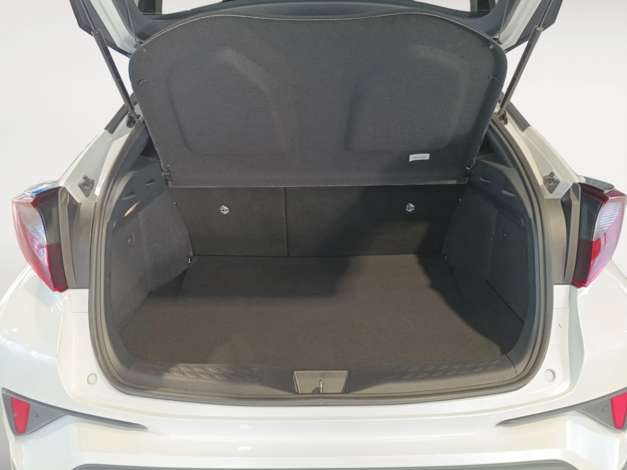 TOYOTA C HR 2.0 180H ADVANCE - Foto 7