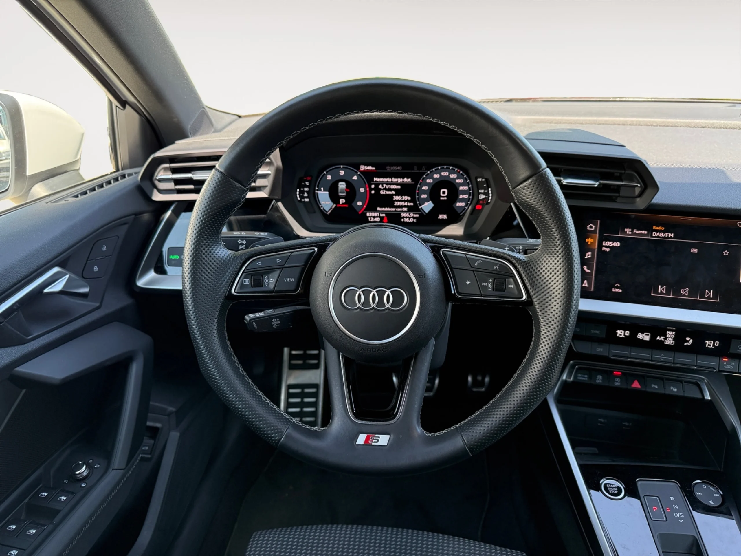 AUDI A3 SPORTBACK GENUINE ED 35 TDI 110KW S TRON - Foto 11
