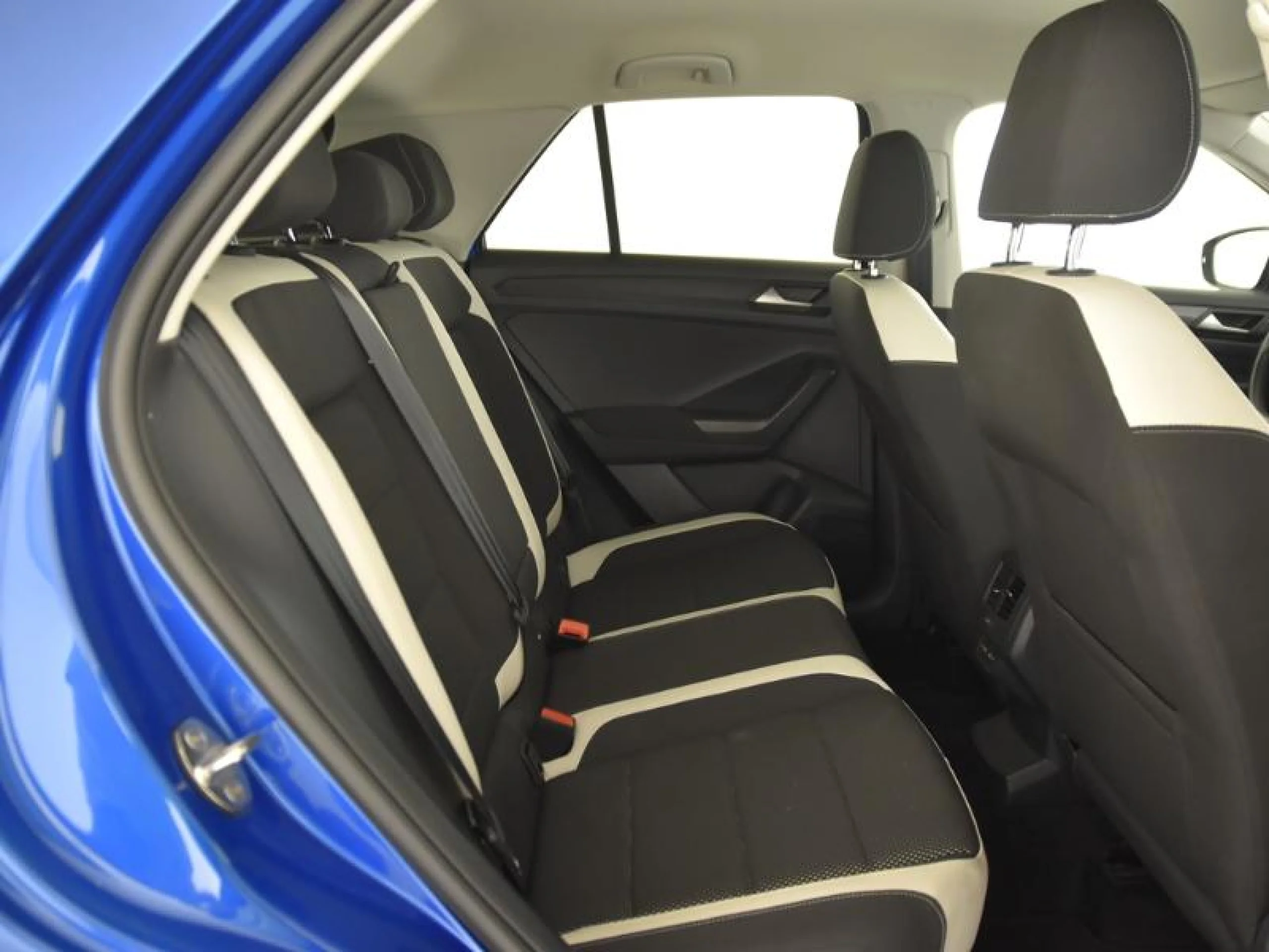 VOLKSWAGEN T ROC SPORT 1.5 TSI 110KW (150CV) DSG - Foto 6