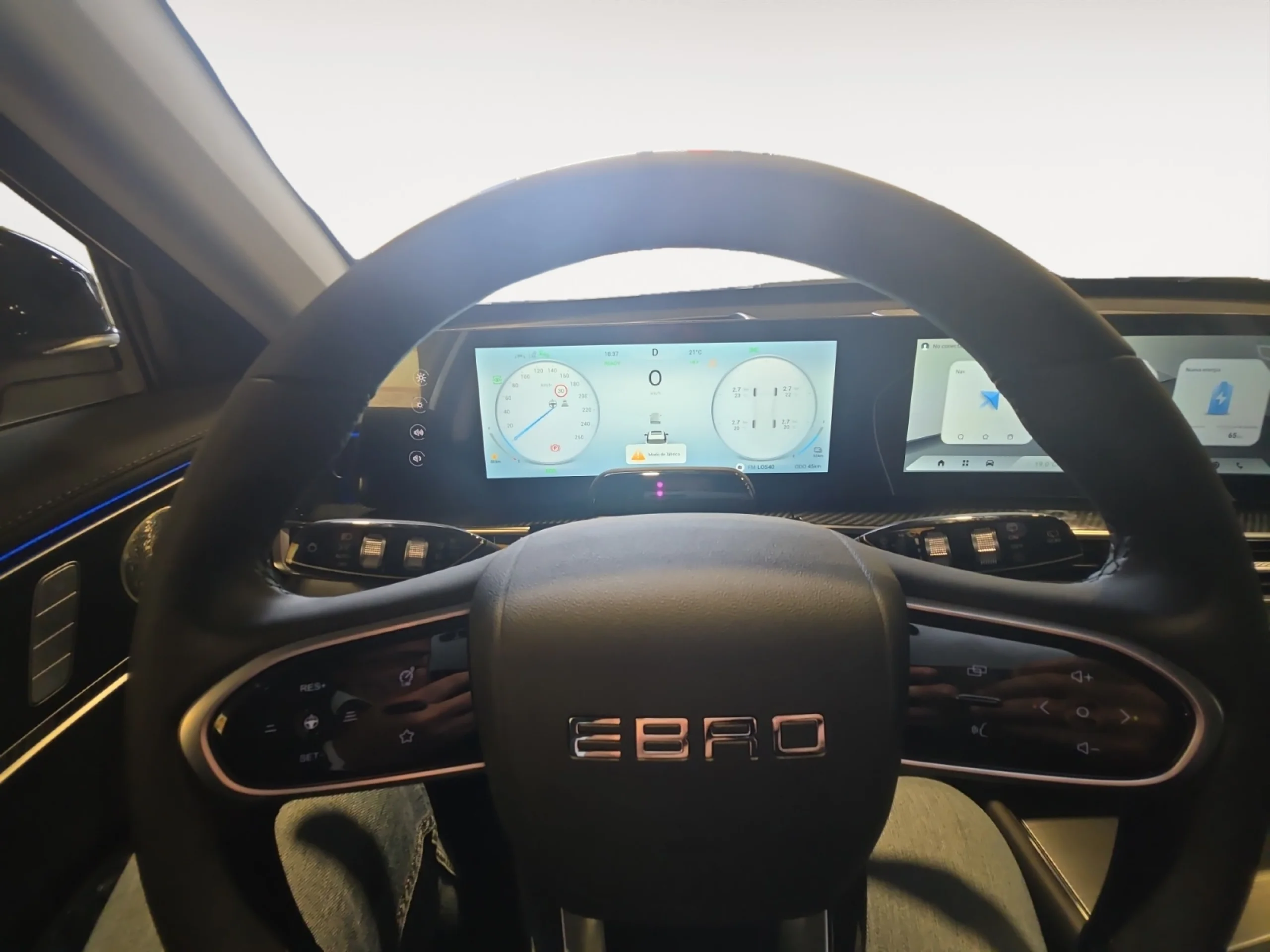 EBRO S700 S700 PHEV LUXURY BLACK ON WHITE - Foto 15