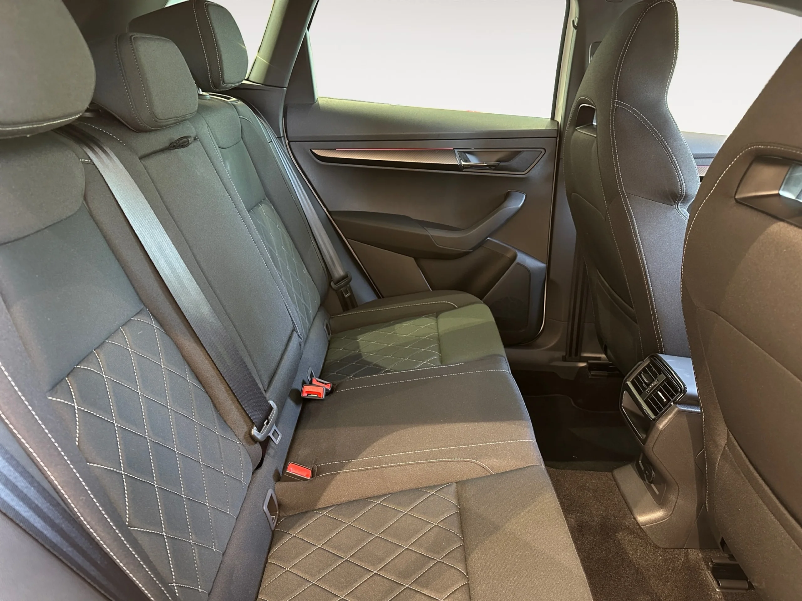 SKODA KAROQ 1.5 TSI 110KW (150CV) DSG ACT SPORTLINE - Foto 6