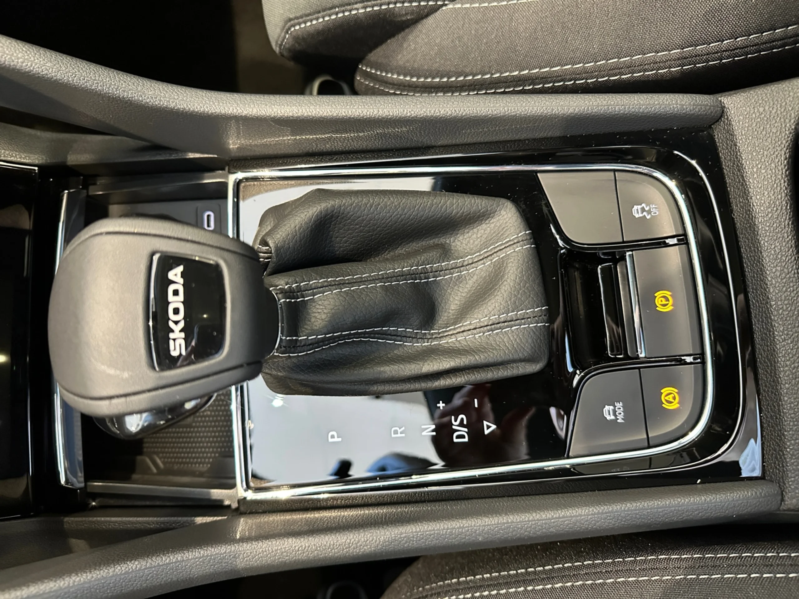 SKODA KAROQ 1.5 TSI 110KW (150CV) DSG ACT SPORTLINE - Foto 17