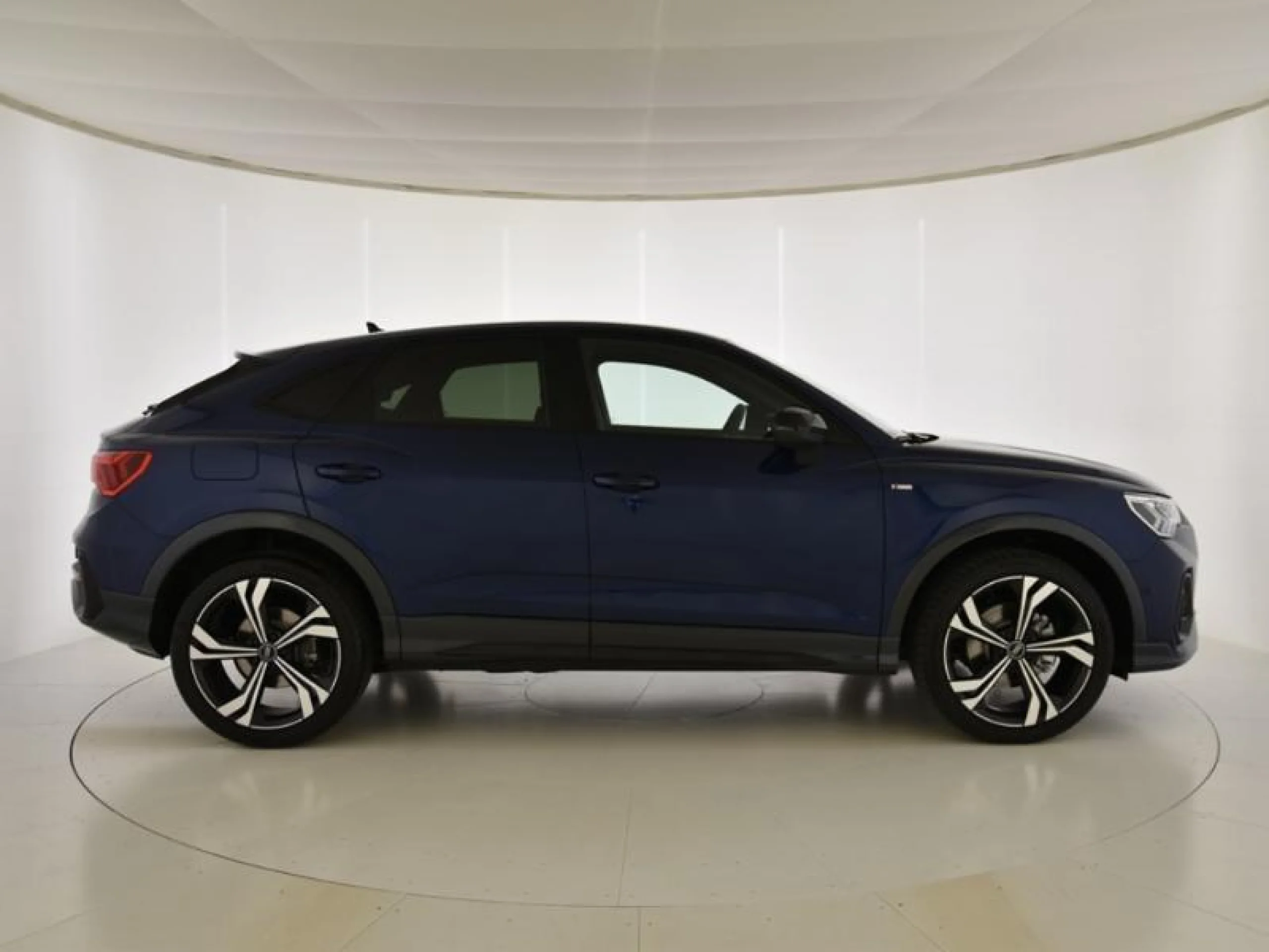 AUDI Q3 SPORTBACK BLACK LINE 35 TDI 110KW (150CV) S TRONIC - Foto 3