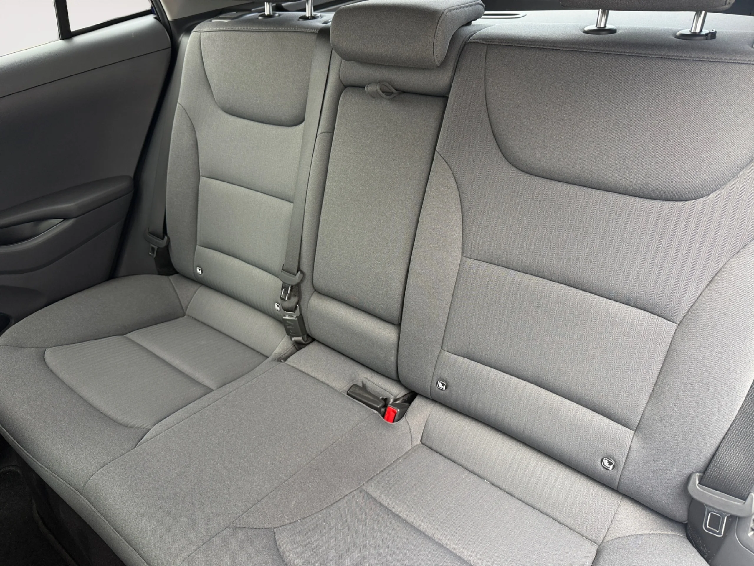 HYUNDAI IONIQ 1.6 GDI PHEV KLASS DCT - Foto 6