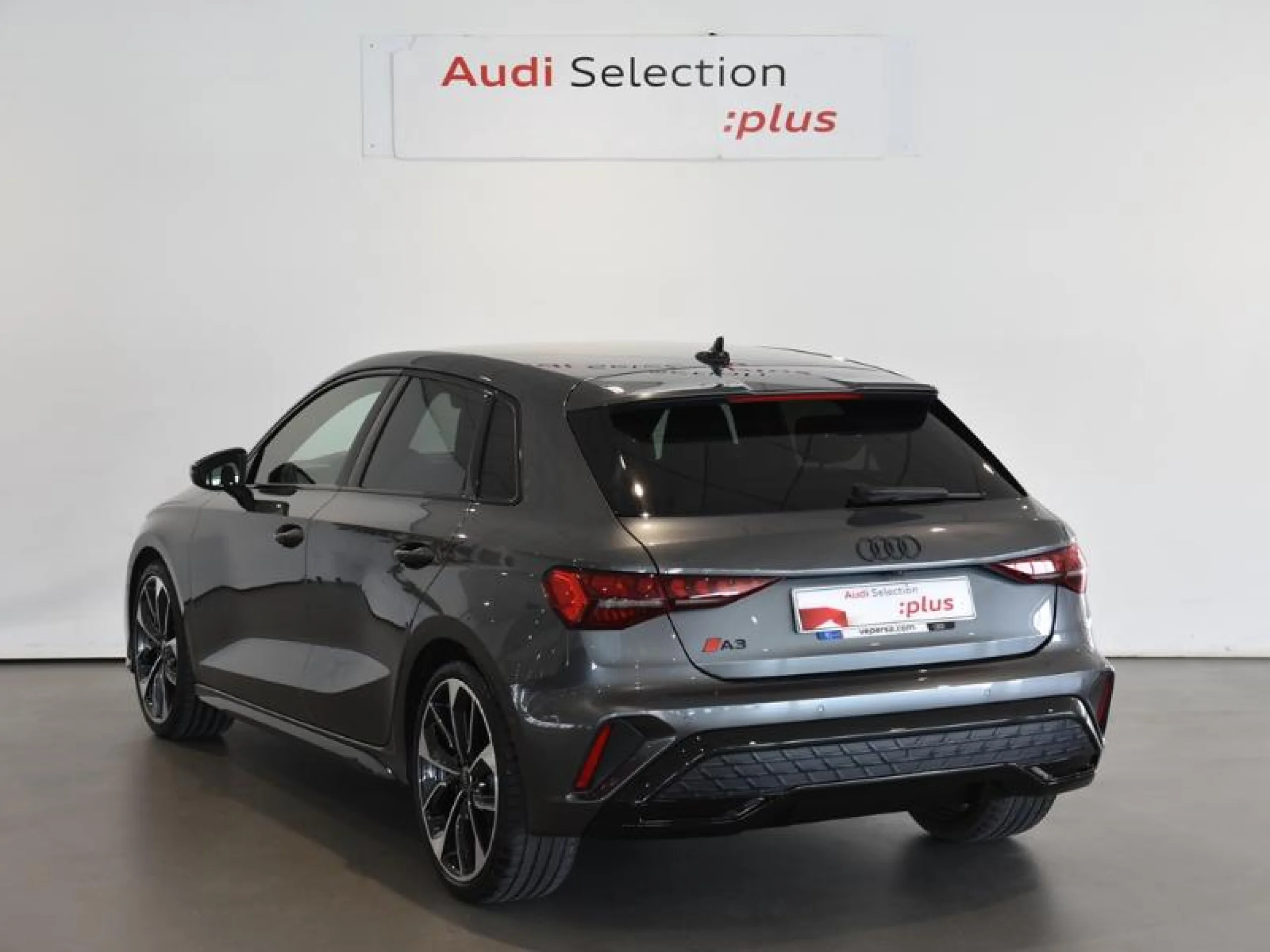 AUDI A3 SPORTBACK BLACK LINE 35 TFSI 110KW S TRO - Foto 2