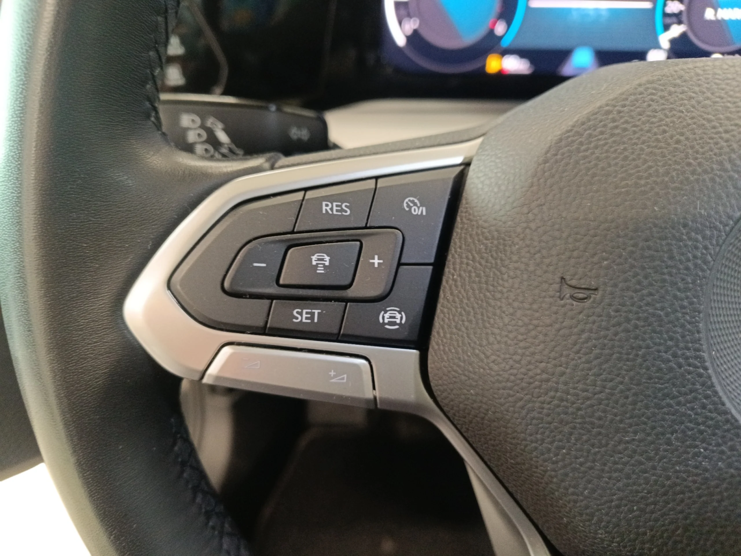 VOLKSWAGEN GOLF 2.0 TDI 85KW (115CV) - Foto 11