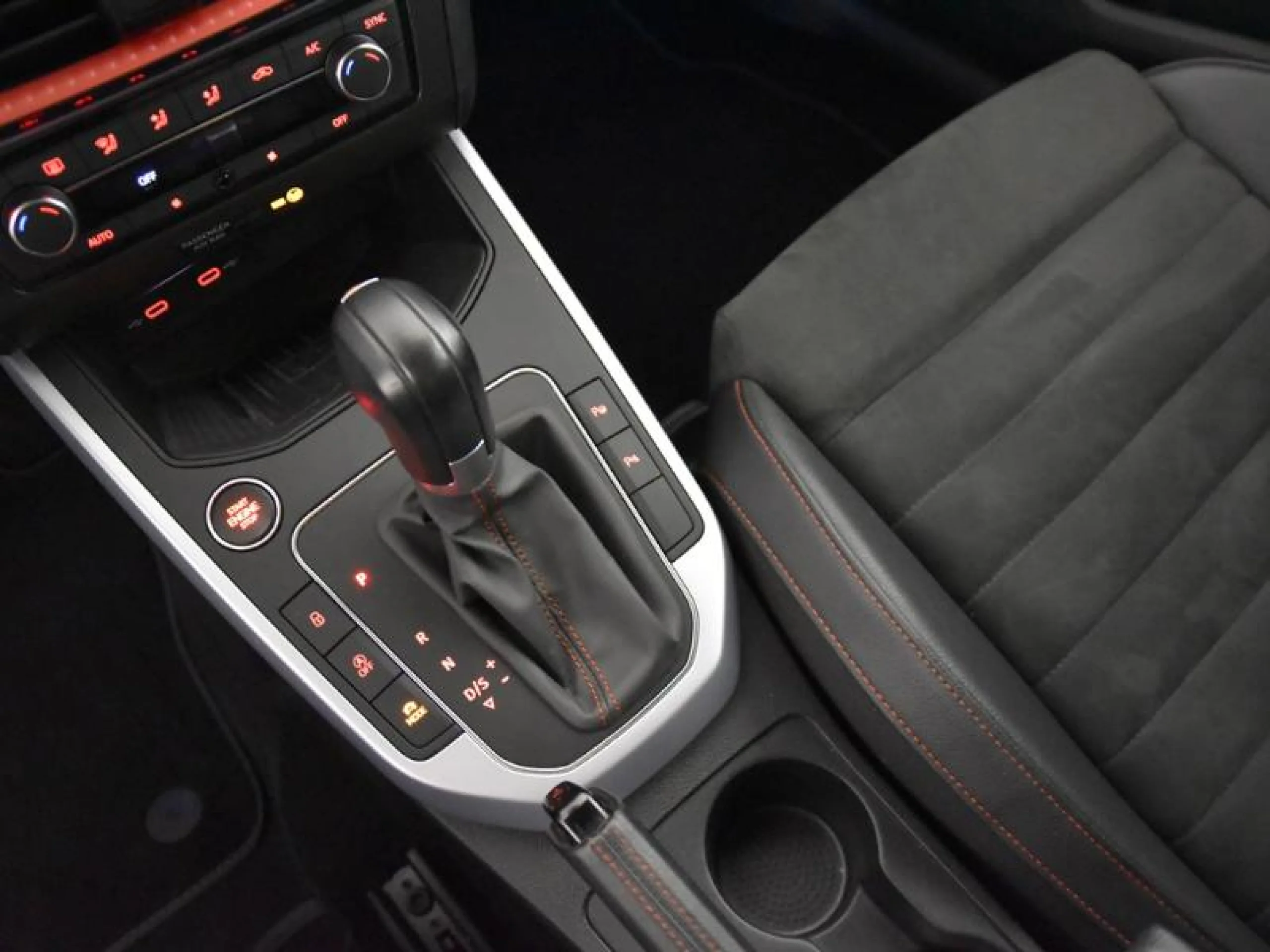 SEAT ARONA 1.0 TSI 81KW (110CV) DSG FR - Foto 10