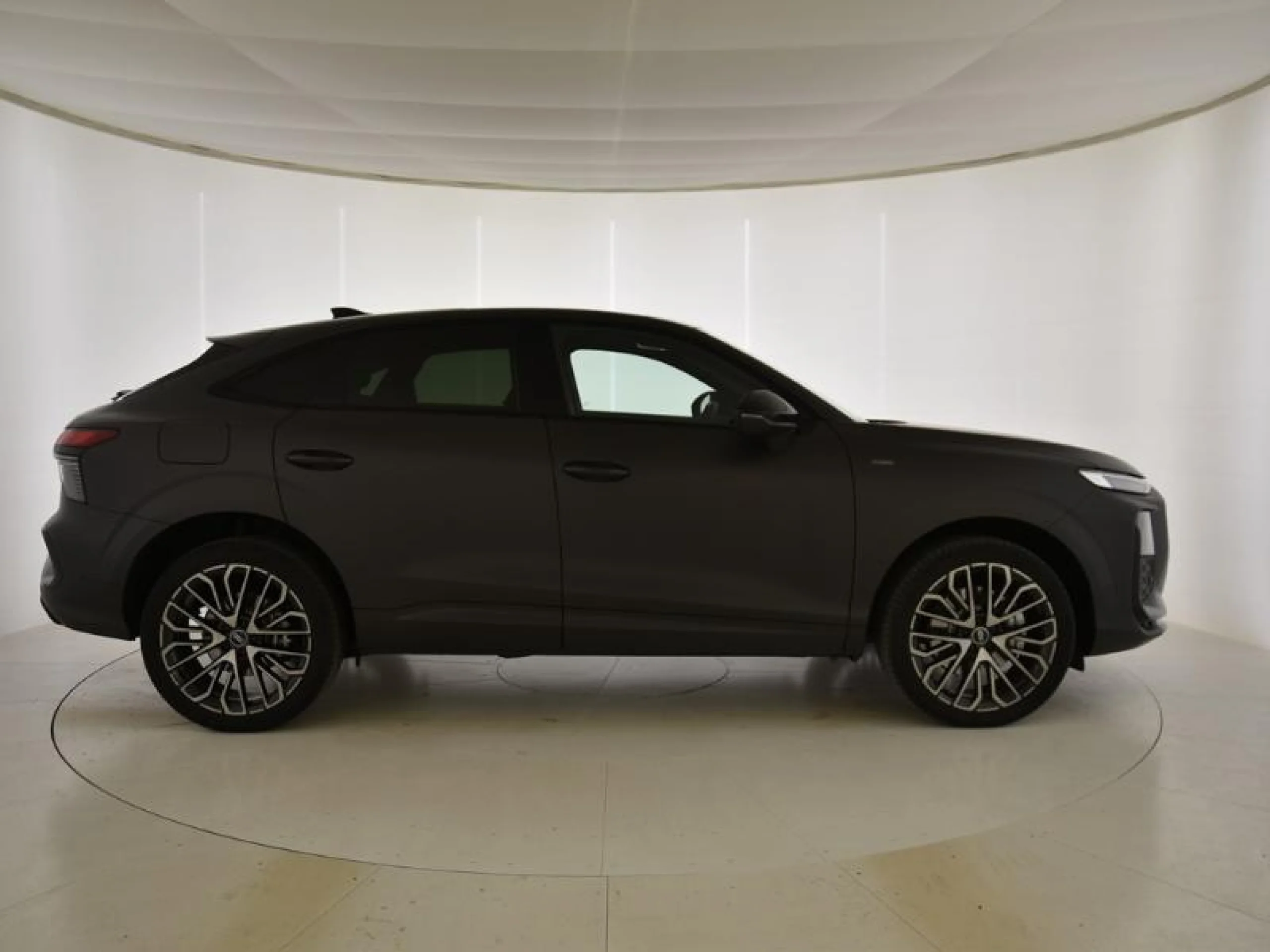 AUDI Q3 SPORTBACK BLACK LINE E HYBRID 200 KW - Foto 3