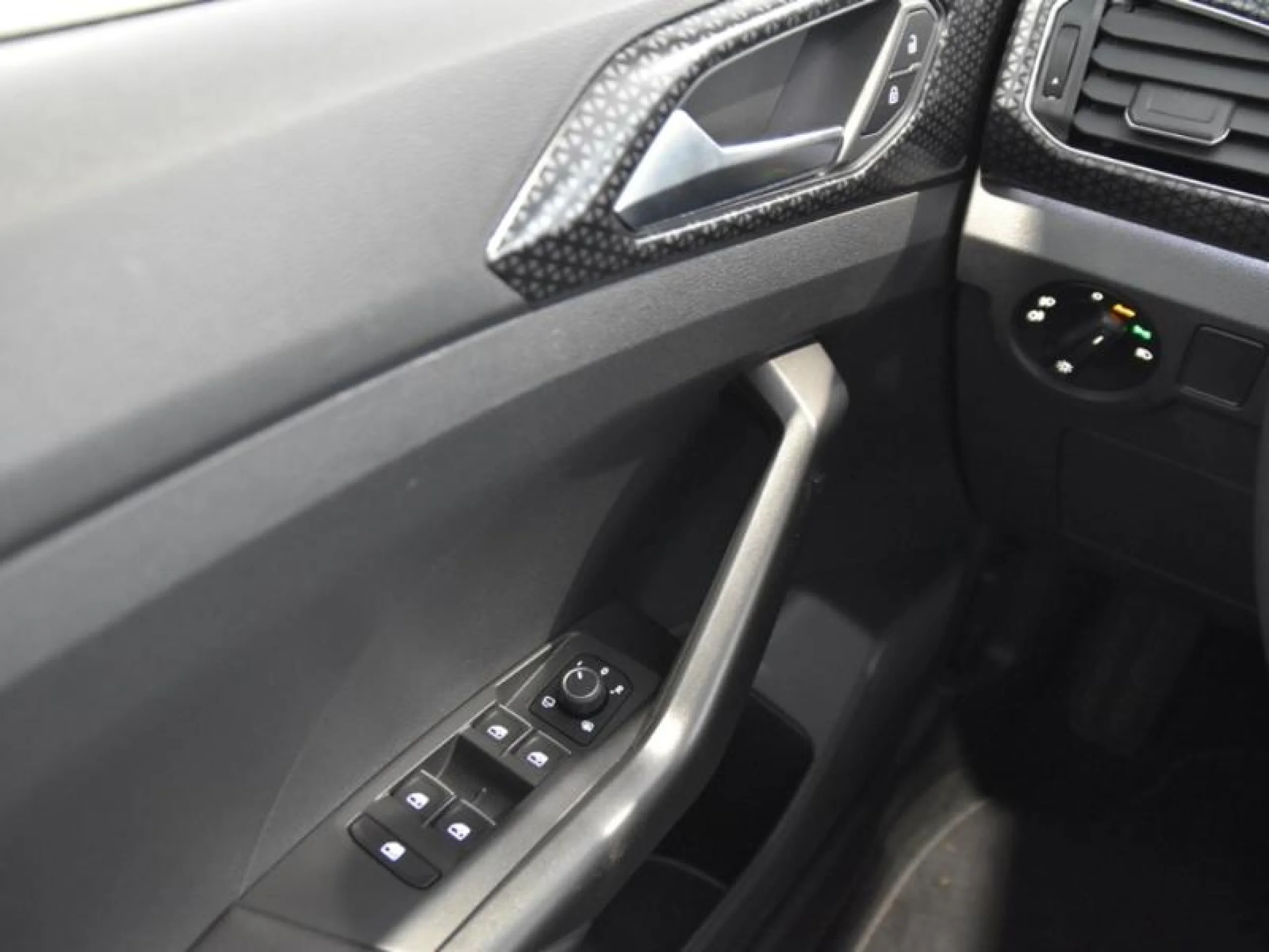 VOLKSWAGEN T CROSS SPORT 1.0 TSI 81KW (110CV) DSG - Foto 18