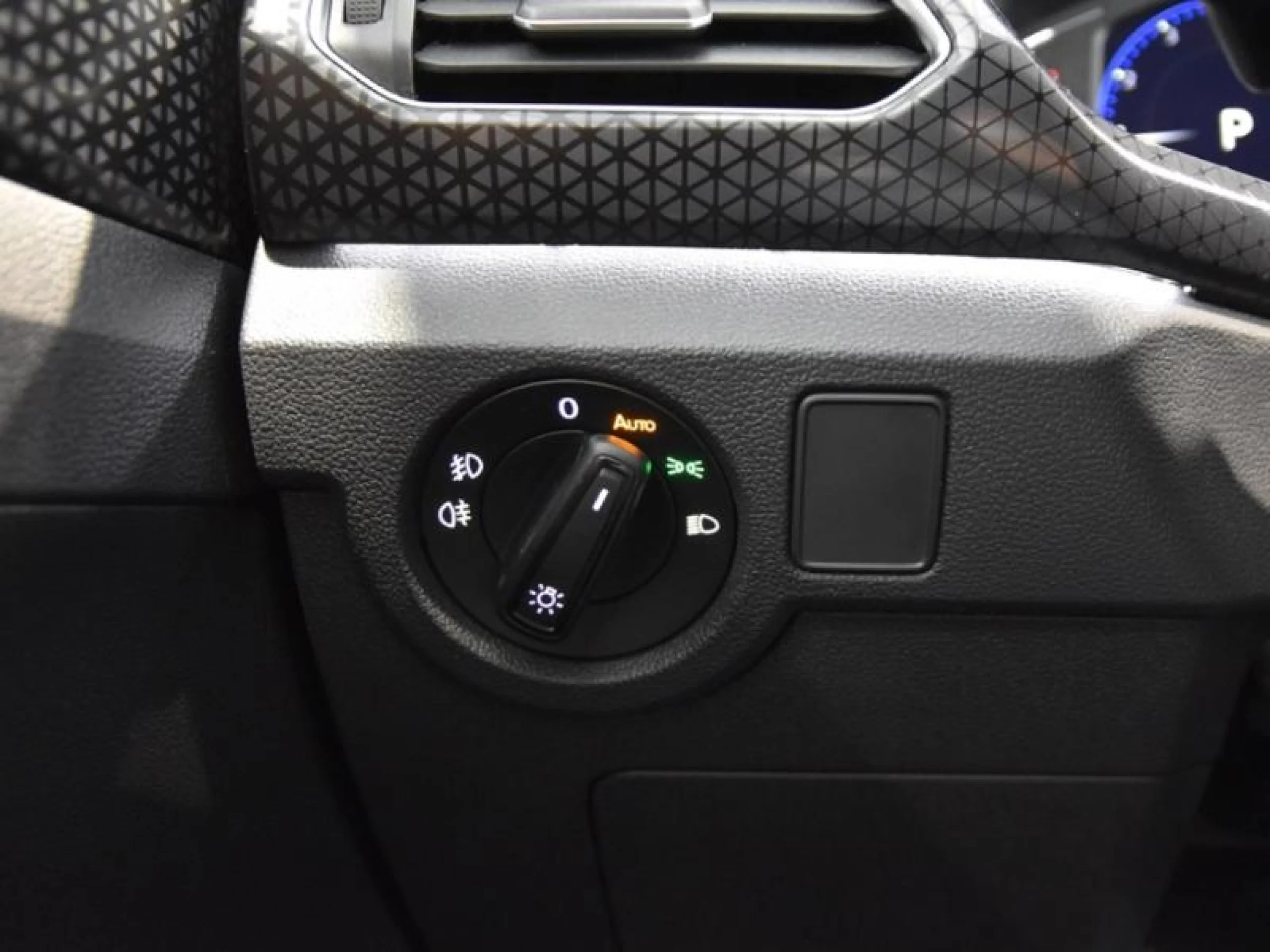 VOLKSWAGEN T CROSS SPORT 1.0 TSI 81KW (110CV) DSG - Foto 19