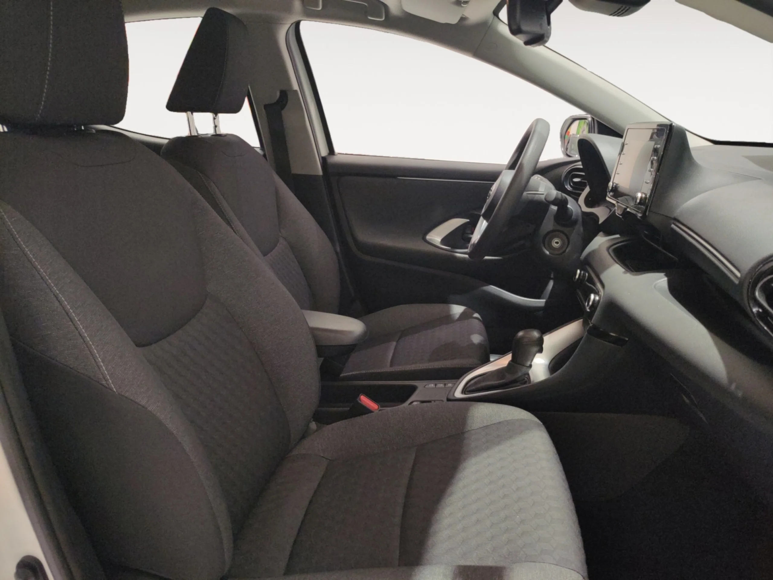 TOYOTA Yaris 1.5 120H BUSINESS PLUS - Foto 4