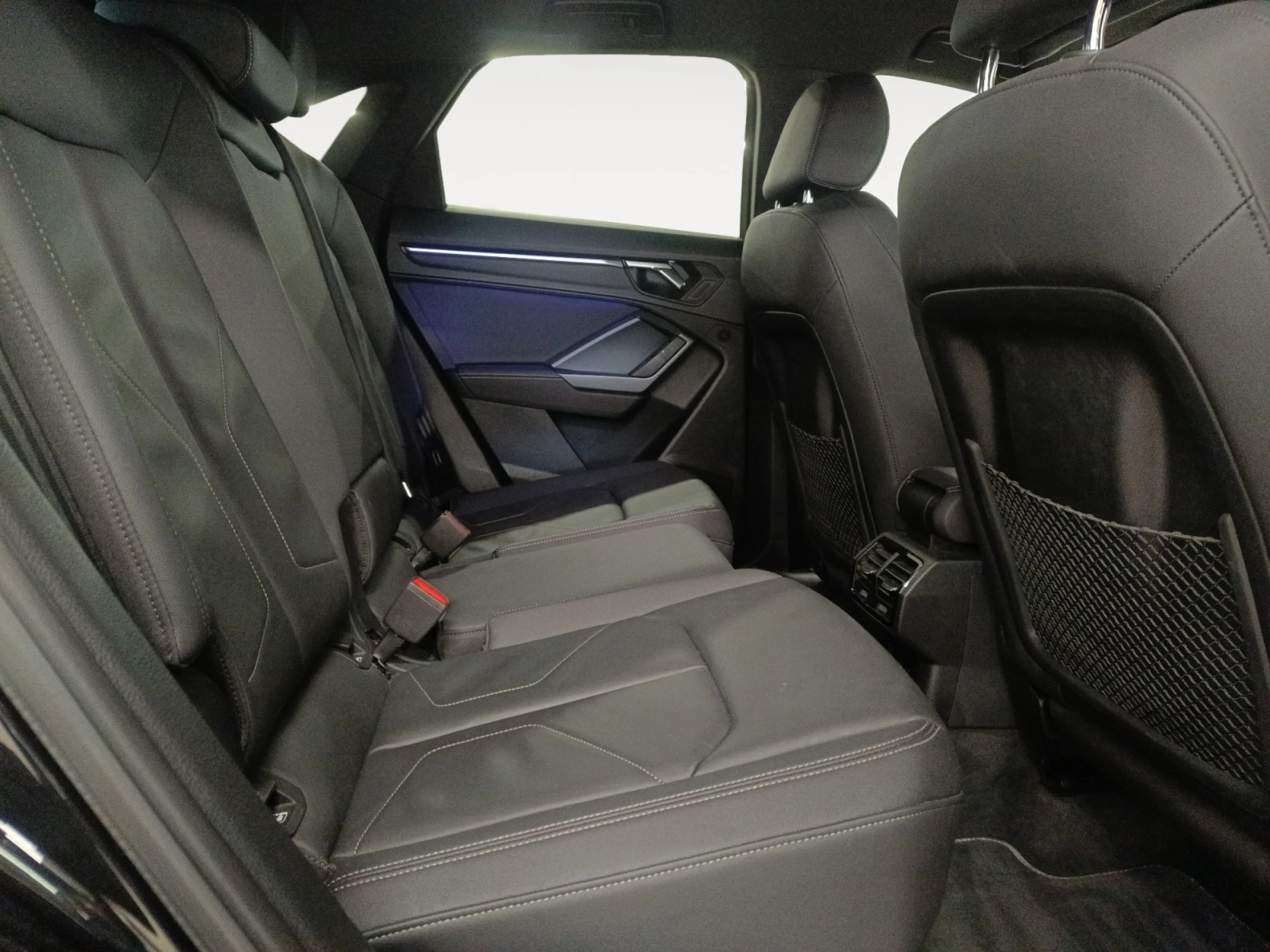 AUDI Q3 SPORTBACK 35 TDI 110KW (150CV) S TRONIC BLACK LIM. - Foto 6