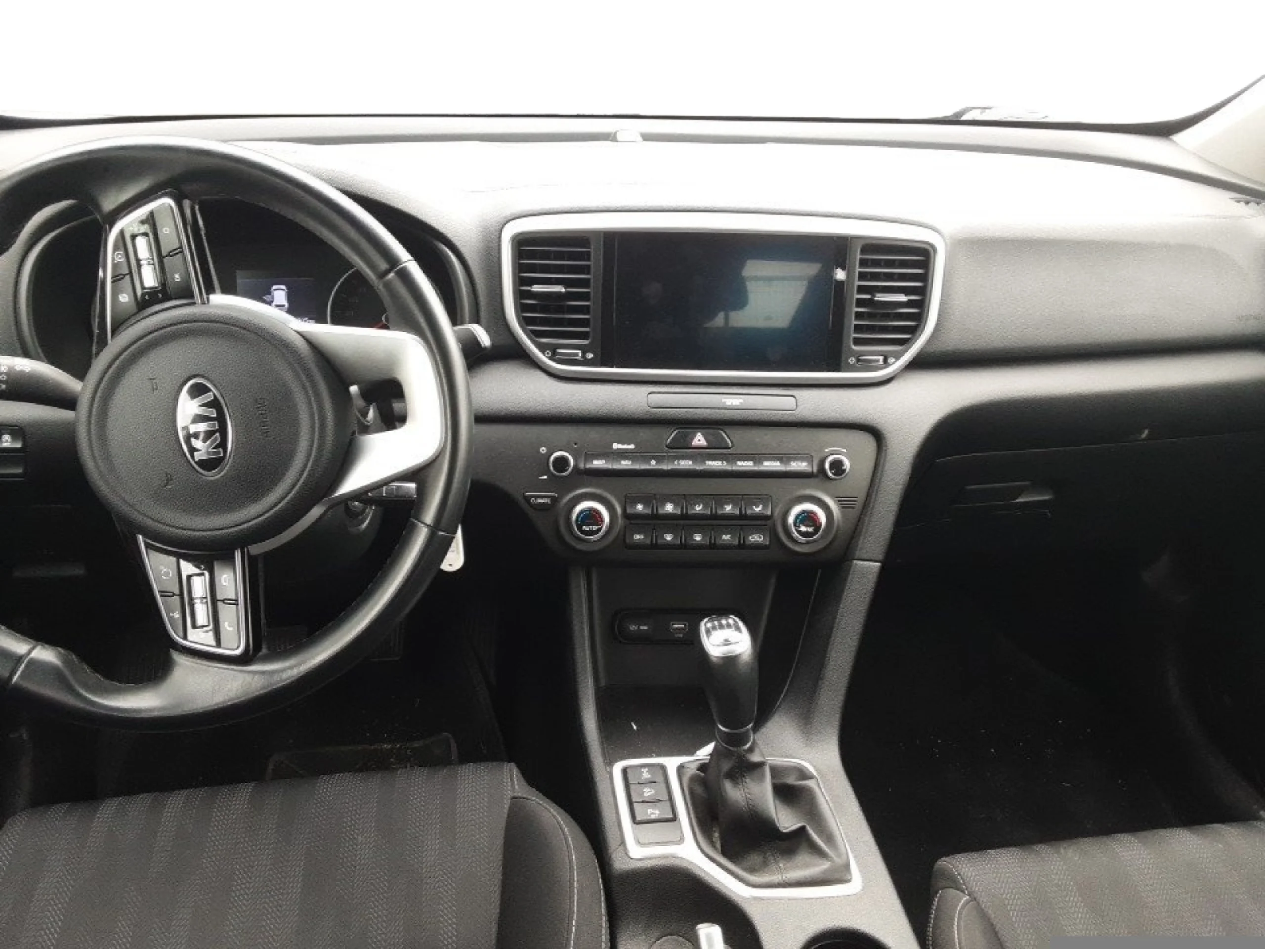 KIA SPORTAGE 1.6 MHEV BUSINESS 100KW (136CV) 4X4 - Foto 8