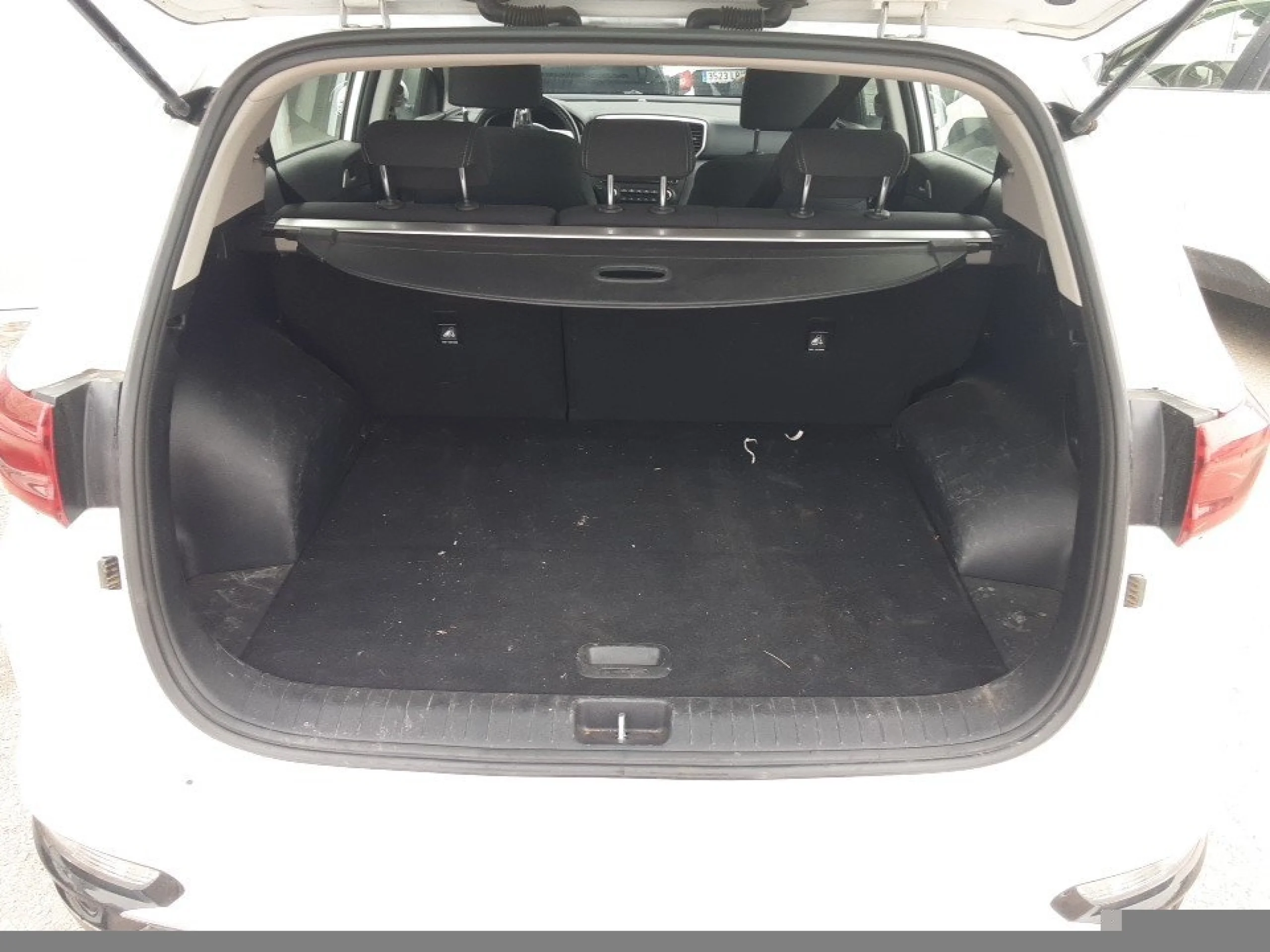 KIA SPORTAGE 1.6 MHEV BUSINESS 100KW (136CV) 4X4 - Foto 12