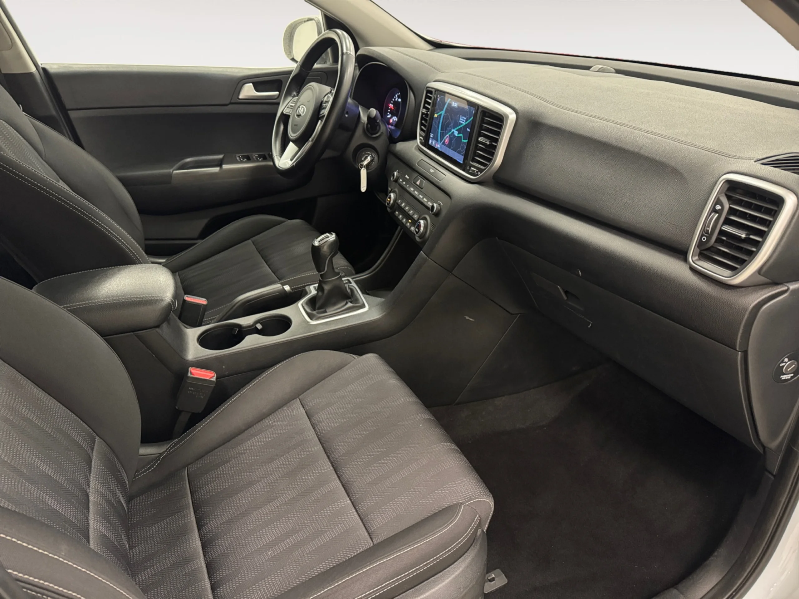 KIA SPORTAGE 1.6 MHEV BUSINESS 100KW (136CV) 4X4 - Foto 5