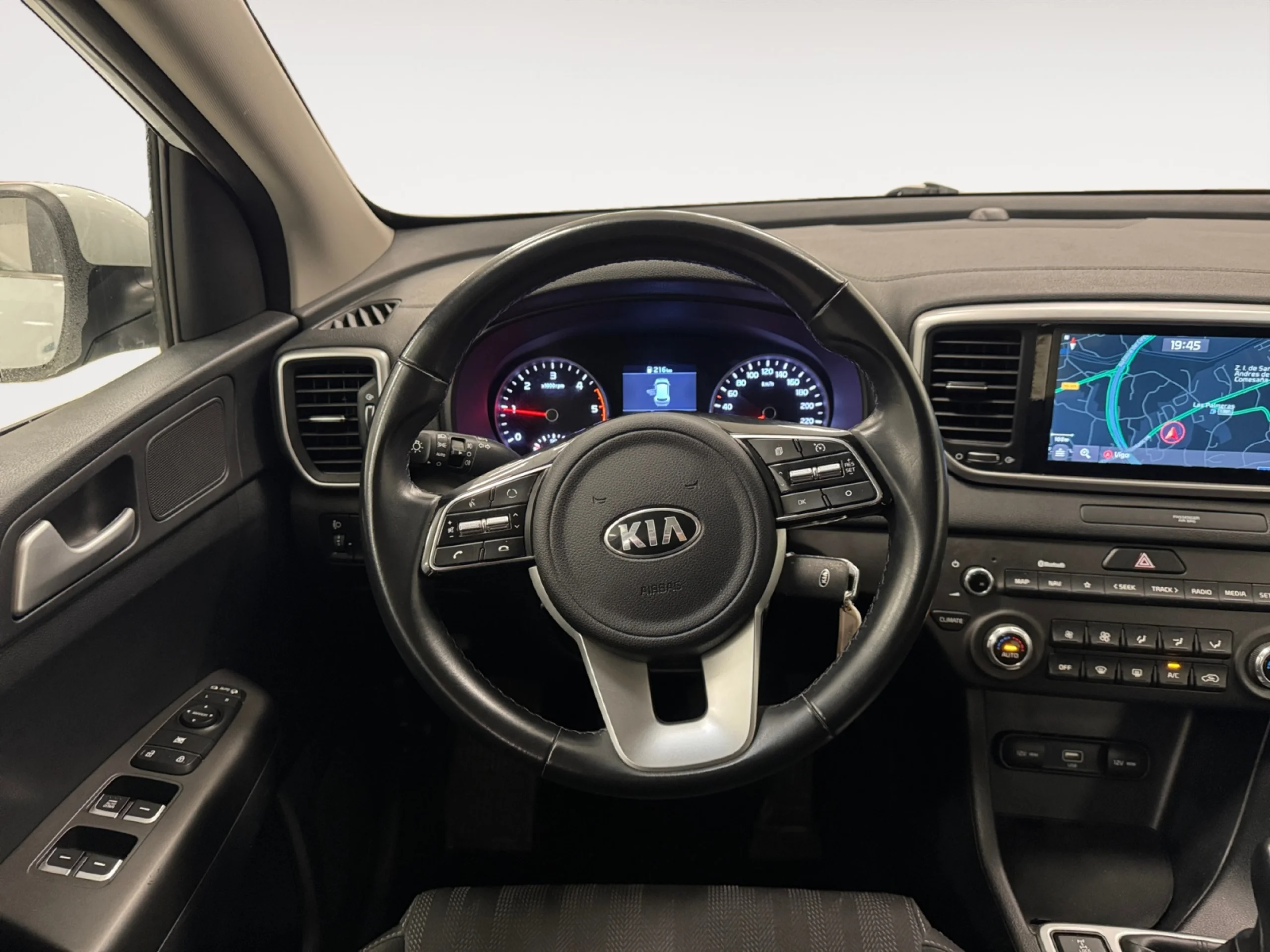 KIA SPORTAGE 1.6 MHEV BUSINESS 100KW (136CV) 4X4 - Foto 11