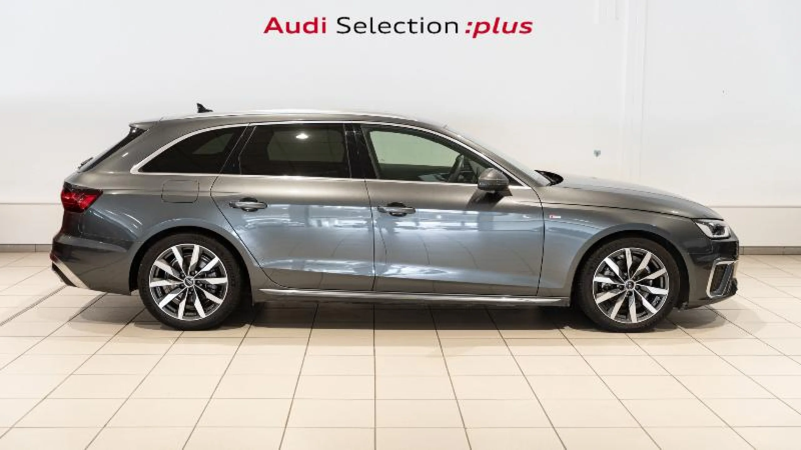 AUDI A4 AVANT BLACK LINE 35 TDI 120KW S TRONIC - Foto 3