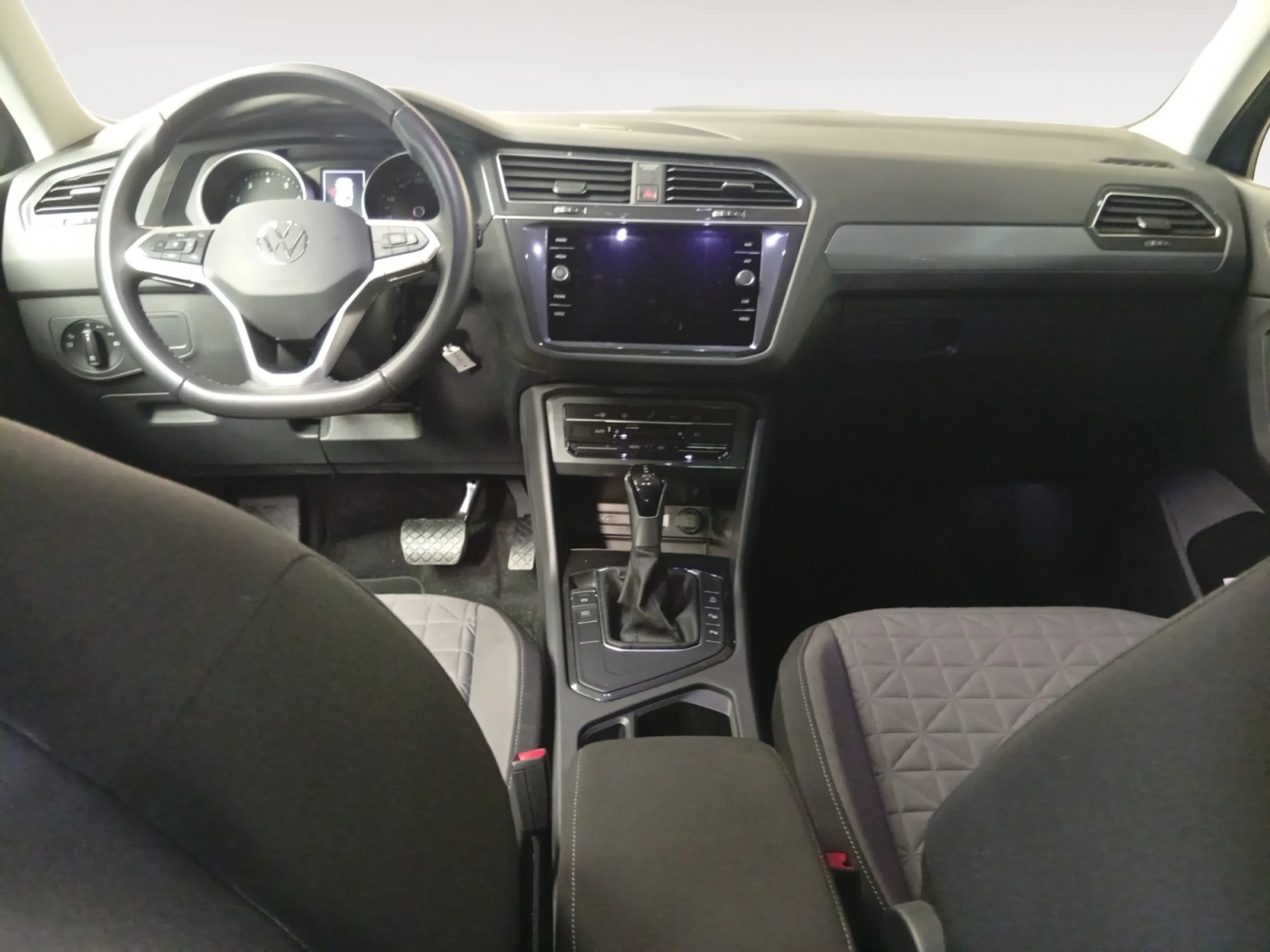 VOLKSWAGEN TIGUAN URBAN SPORT 1.5 TSI 110KW (150CV) DSG - Foto 4