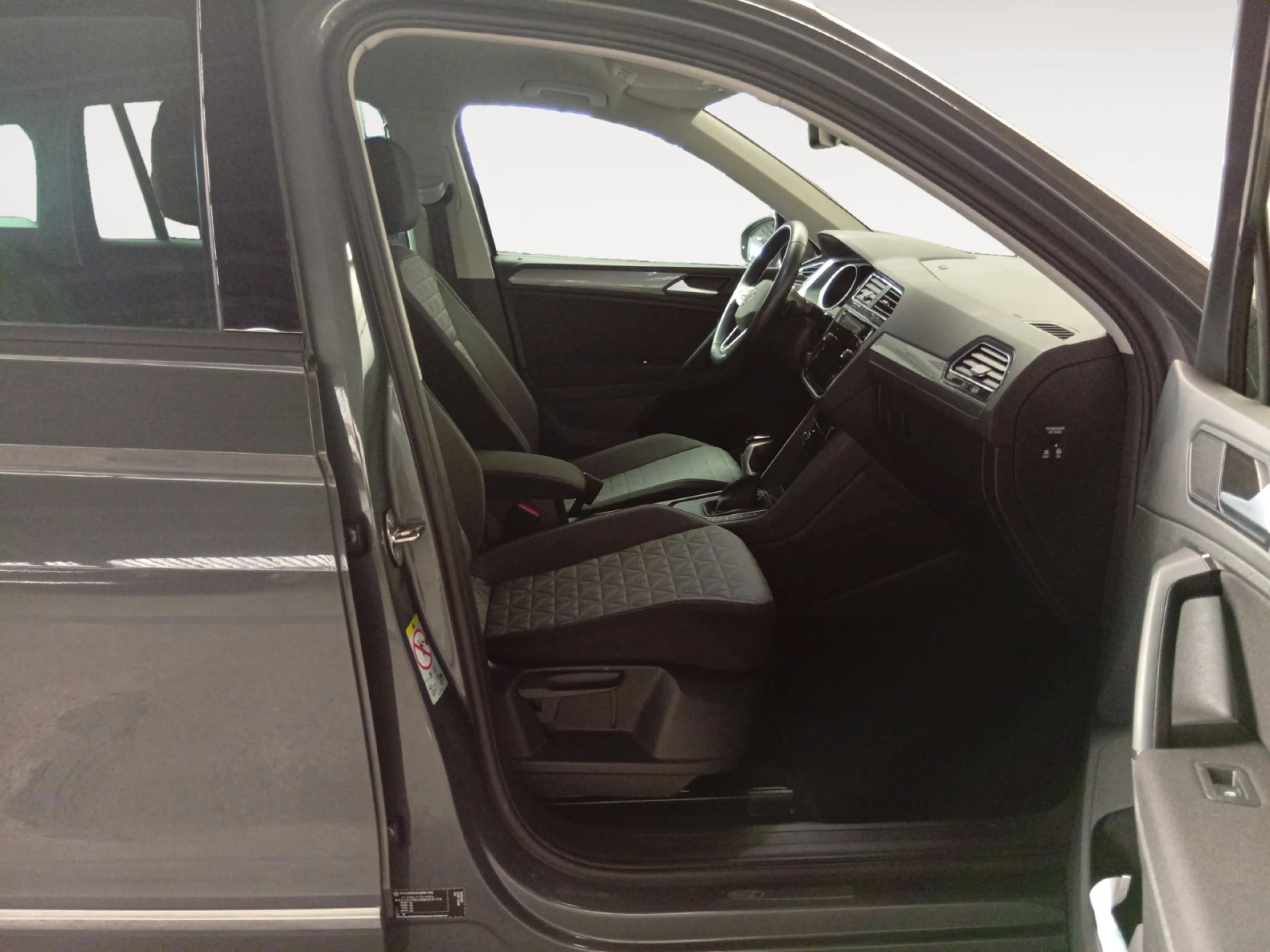 VOLKSWAGEN TIGUAN URBAN SPORT 1.5 TSI 110KW (150CV) DSG - Foto 5