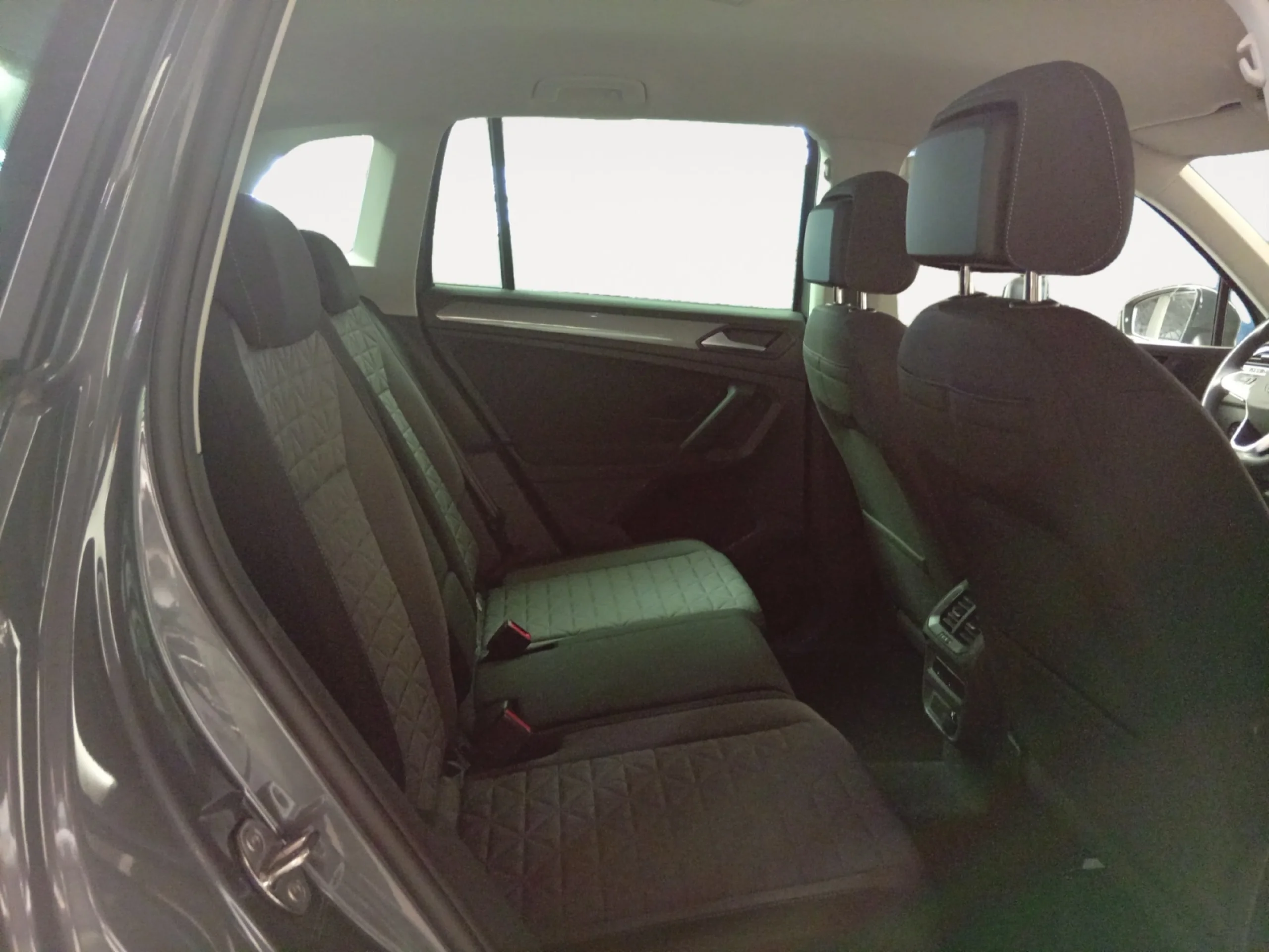 VOLKSWAGEN TIGUAN URBAN SPORT 1.5 TSI 110KW (150CV) DSG - Foto 6