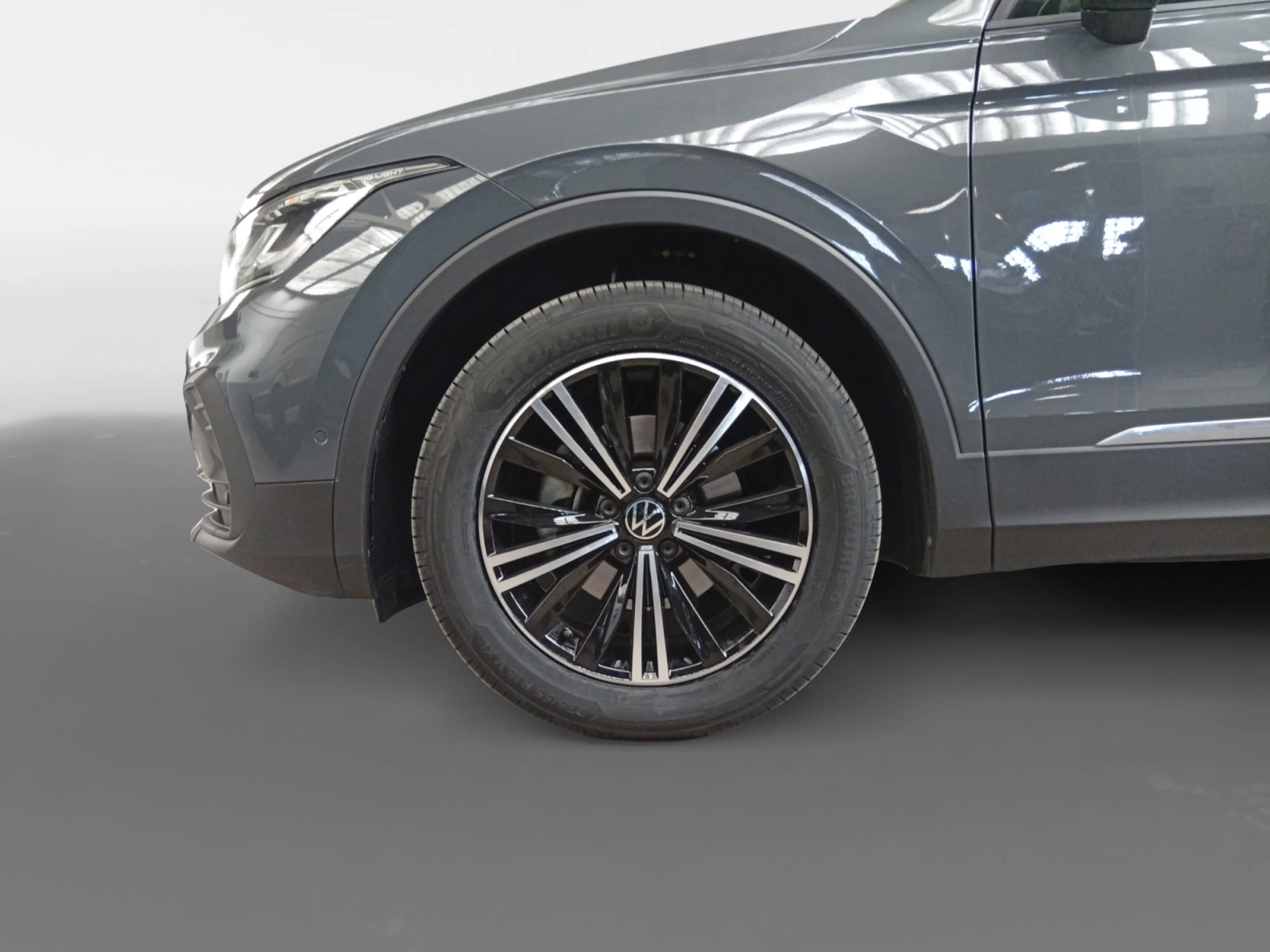 VOLKSWAGEN TIGUAN URBAN SPORT 1.5 TSI 110KW (150CV) DSG - Foto 8