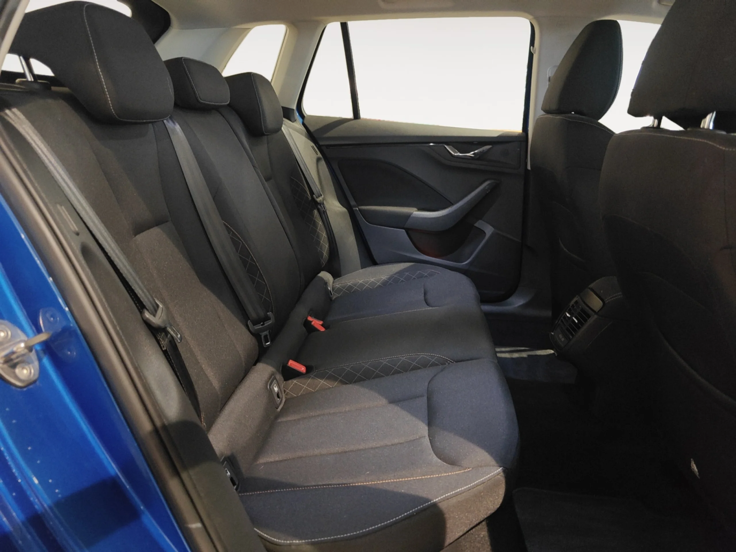 SKODA KAMIQ 1.0 TSI 81KW (110CV) AMBITION - Foto 6