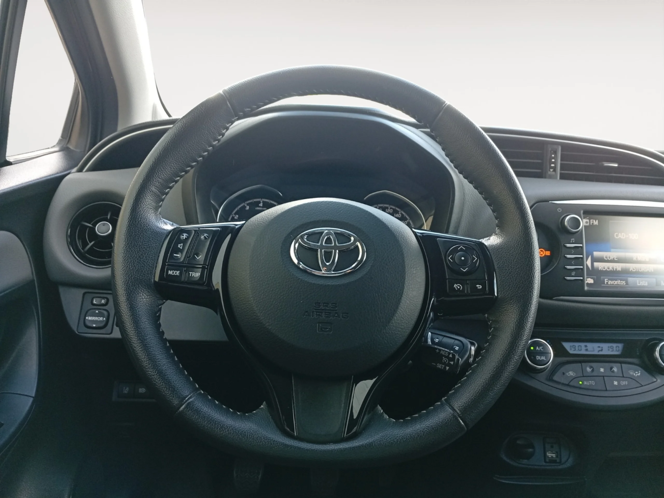 TOYOTA Yaris 1.5 110 ACTIVE TECH - Foto 11