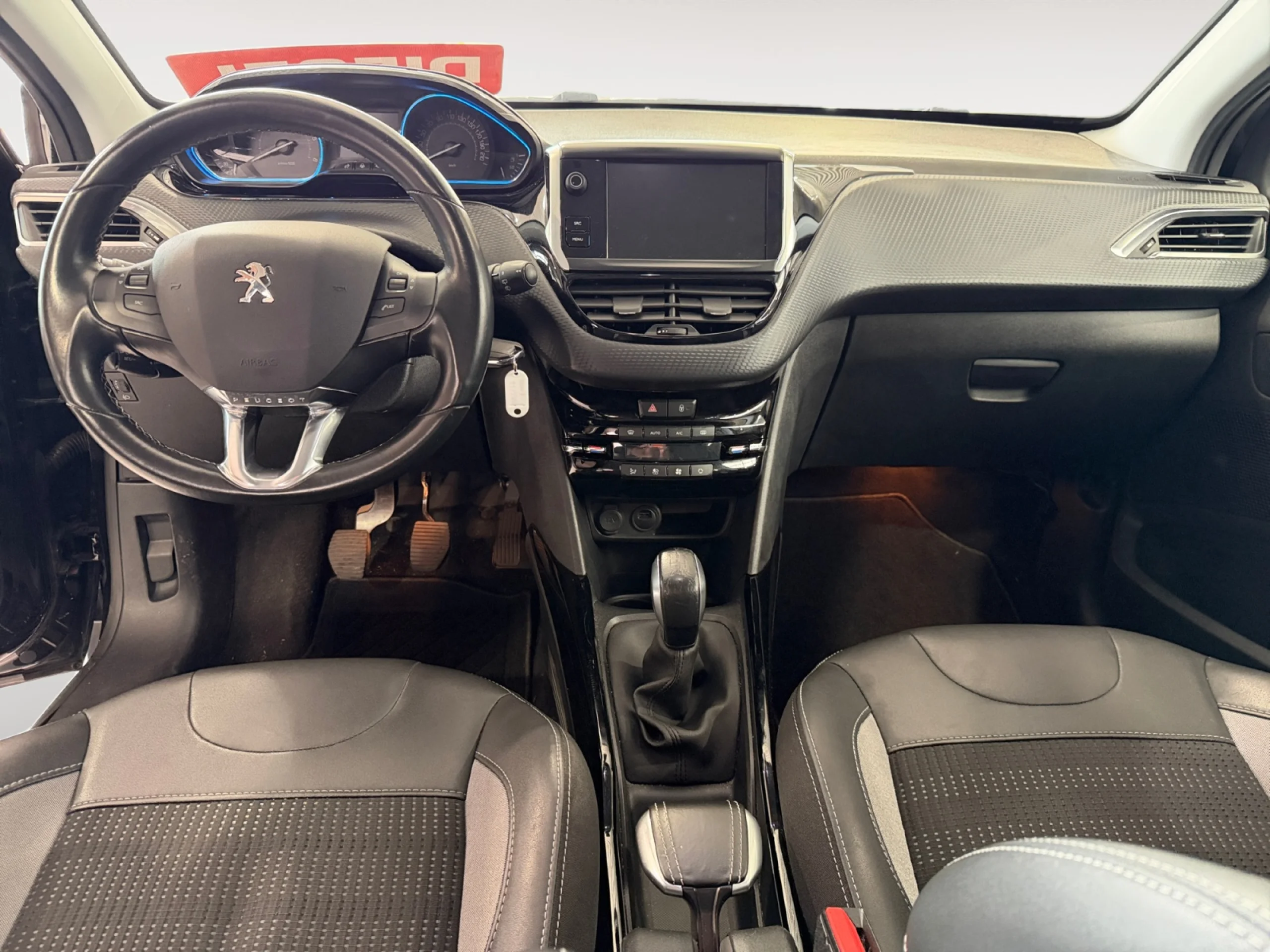 PEUGEOT 2008 ALLURE BLUEHDI 100 S&S - Foto 4