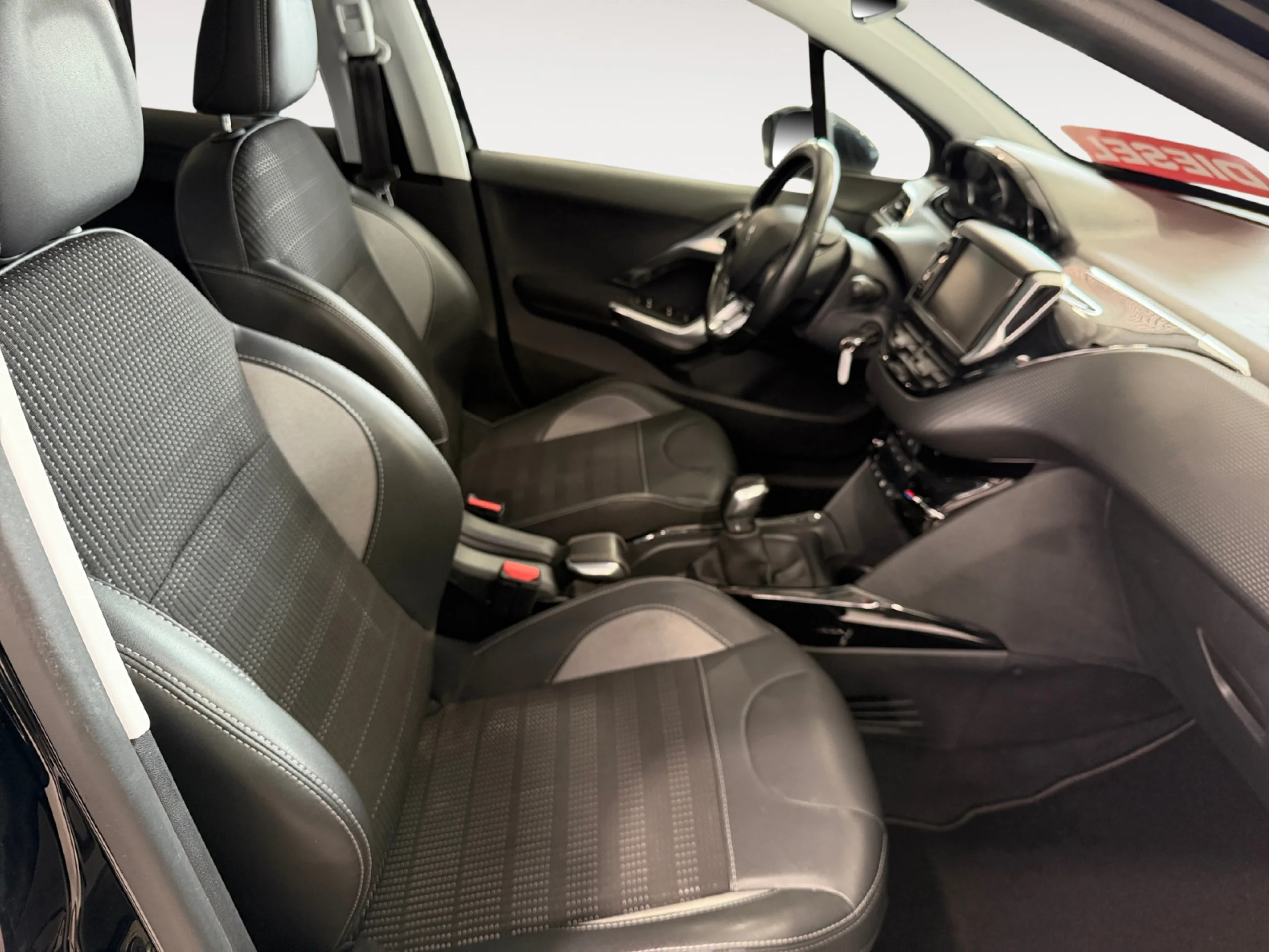 PEUGEOT 2008 ALLURE BLUEHDI 100 S&S - Foto 5