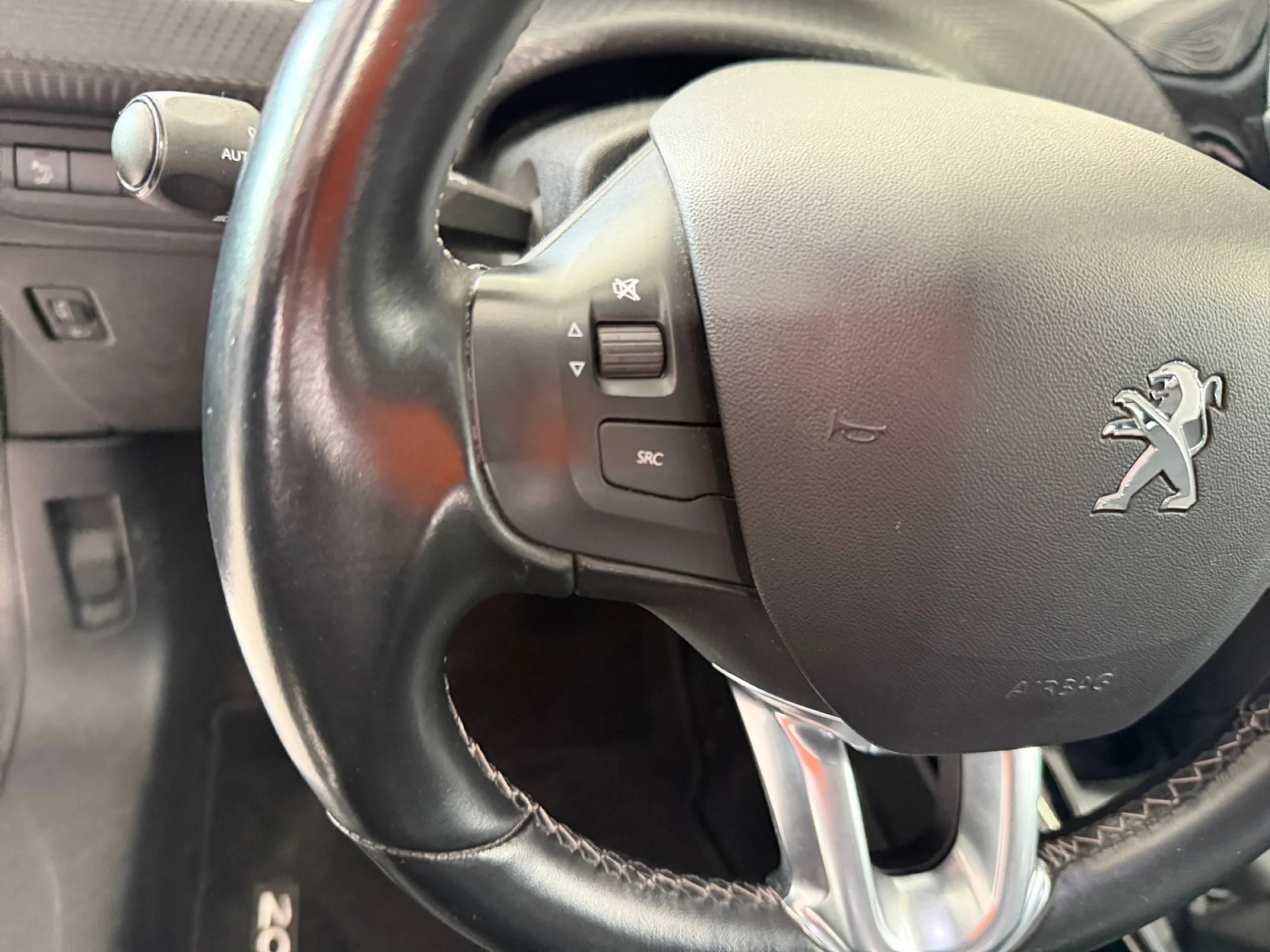 PEUGEOT 2008 ALLURE BLUEHDI 100 S&S - Foto 9