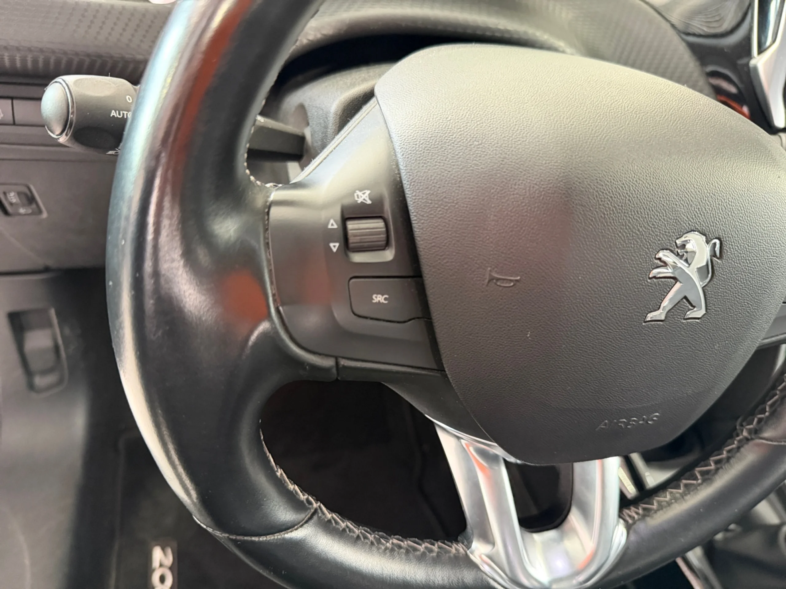 PEUGEOT 2008 ALLURE BLUEHDI 100 S&S - Foto 11