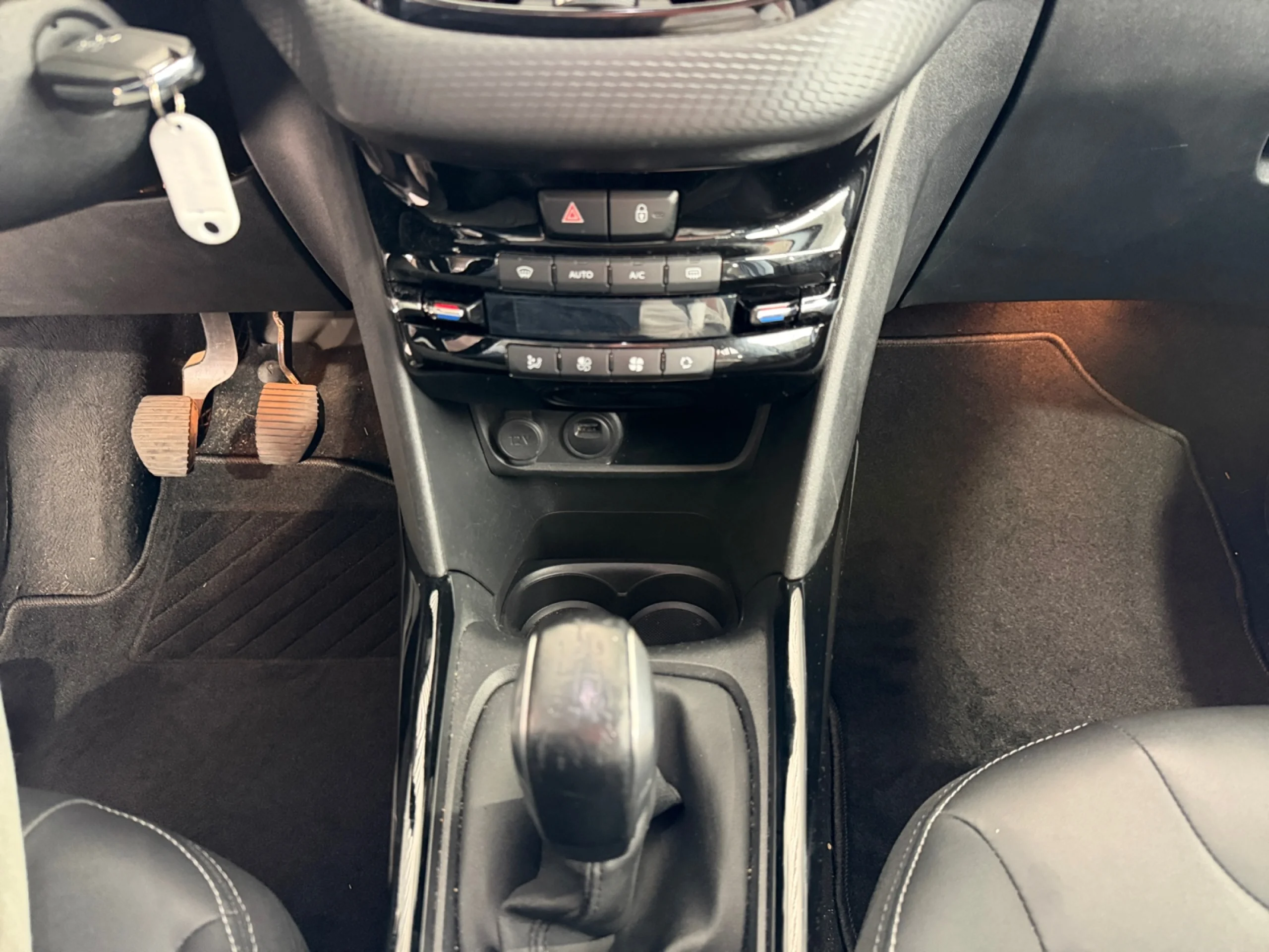 PEUGEOT 2008 ALLURE BLUEHDI 100 S&S - Foto 20