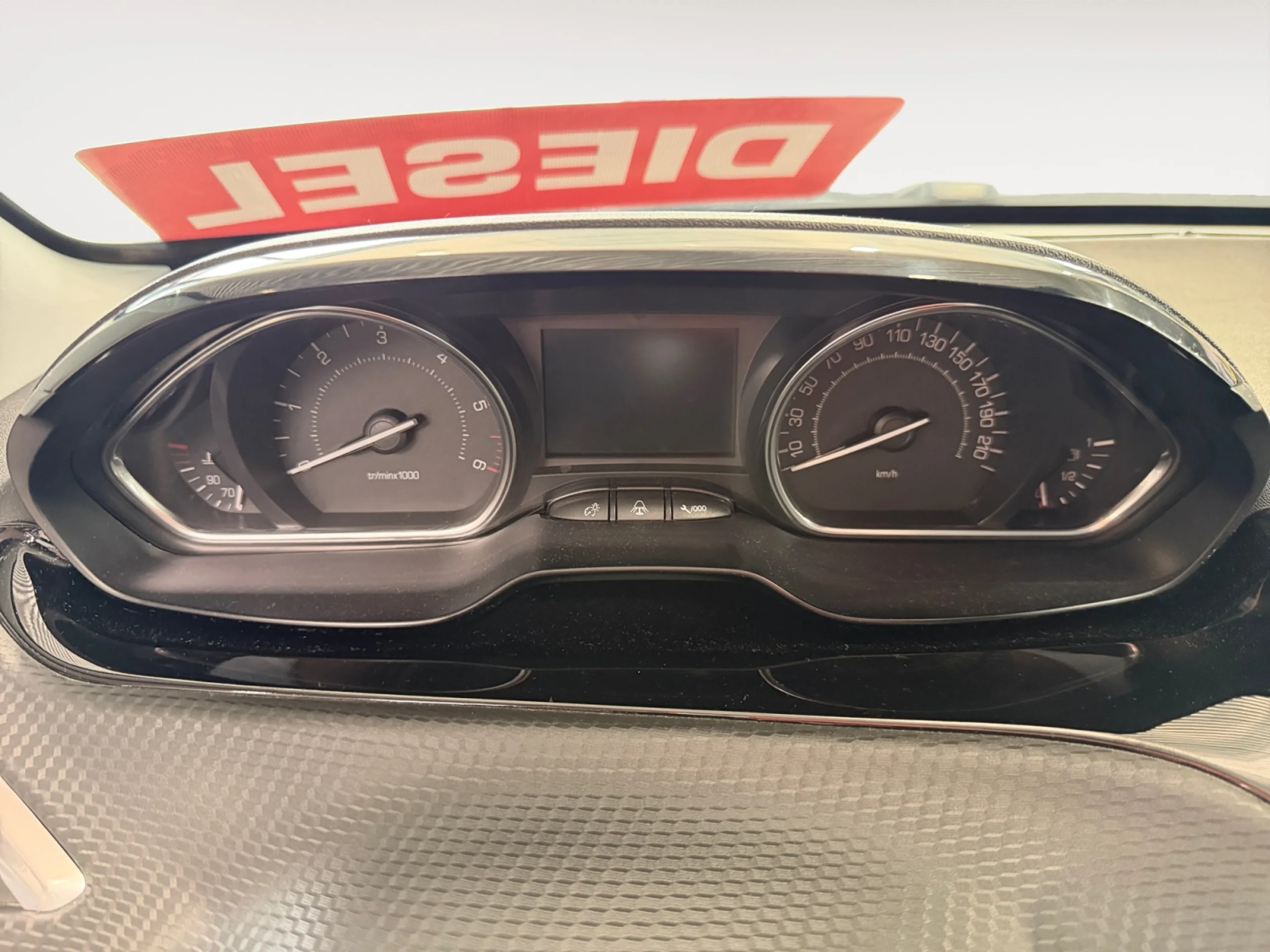 PEUGEOT 2008 ALLURE BLUEHDI 100 S&S - Foto 25