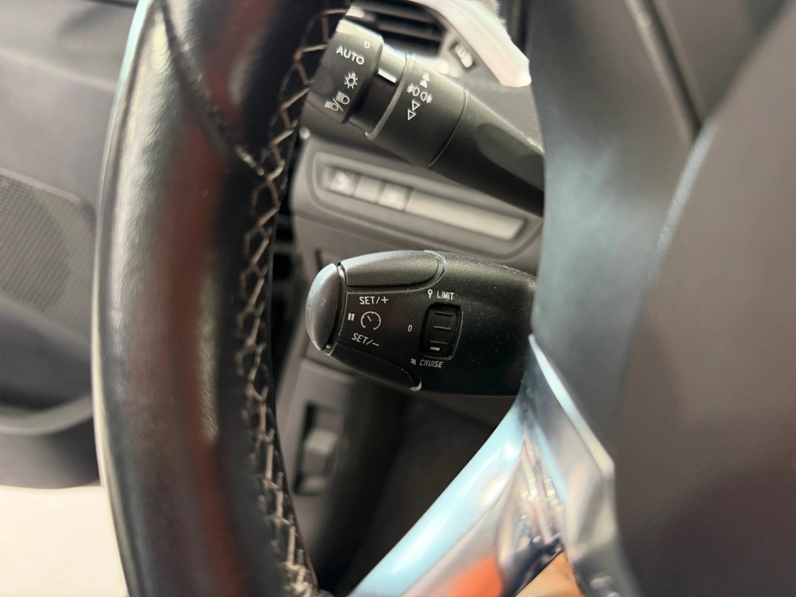 PEUGEOT 2008 ALLURE BLUEHDI 100 S&S - Foto 27