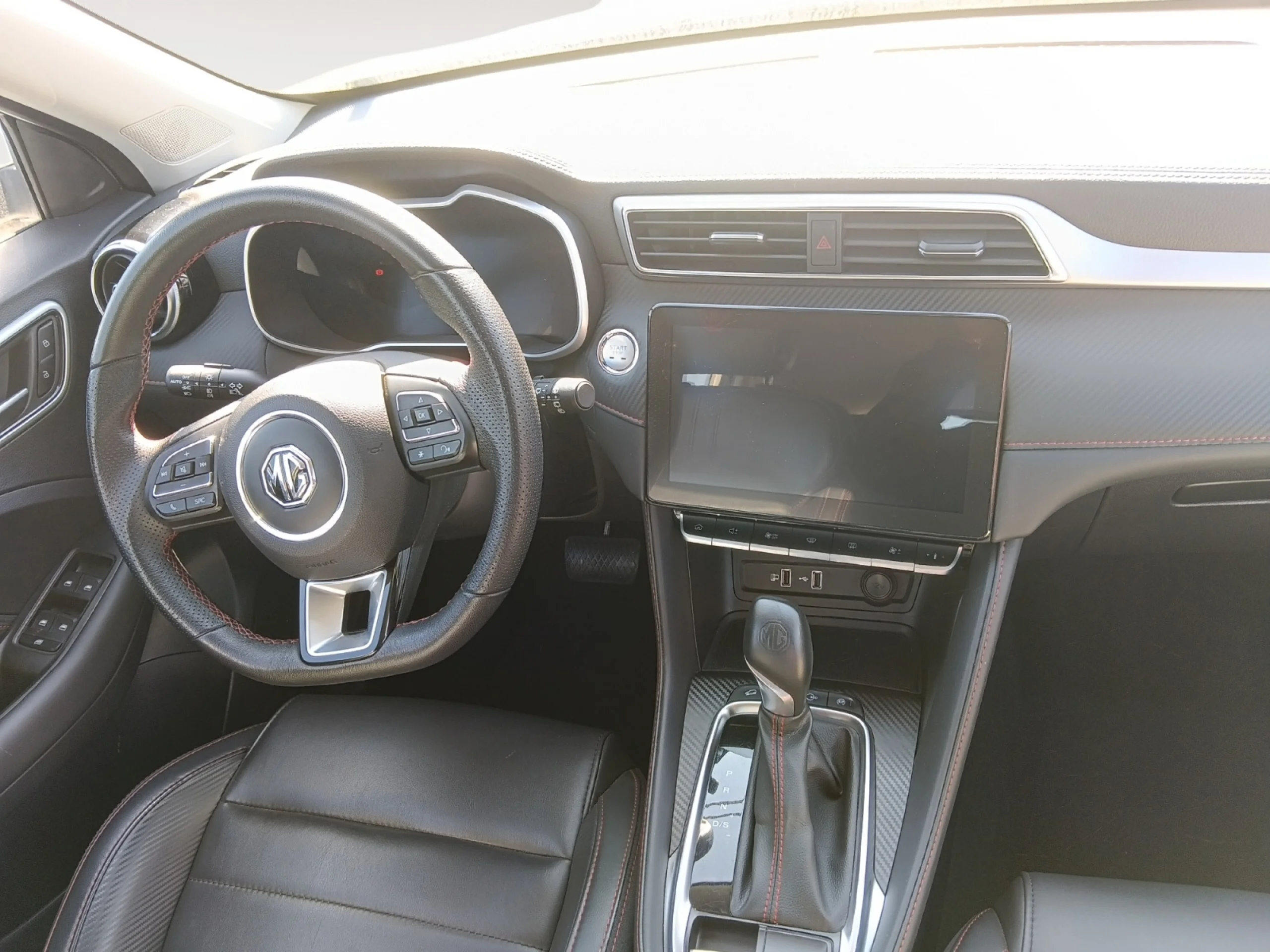 MG Zs 1.0T LUXURY - Foto 4