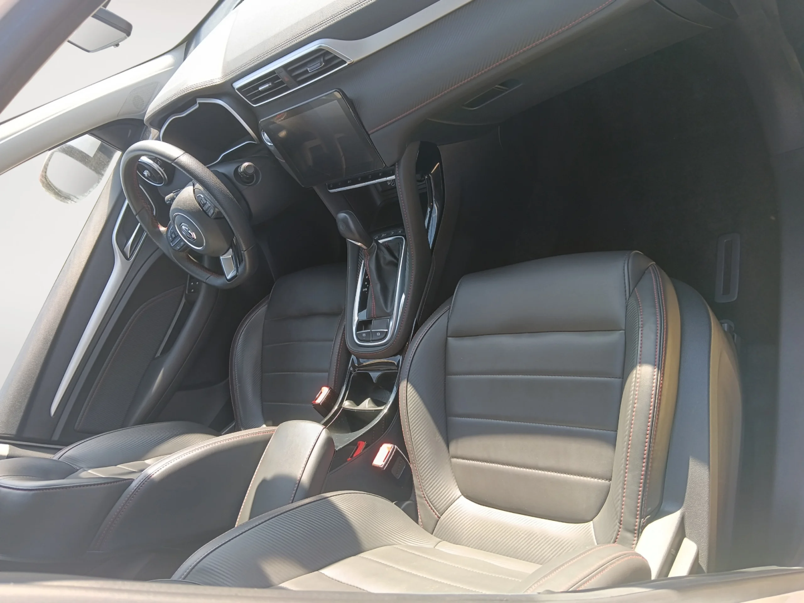 MG Zs 1.0T LUXURY - Foto 5