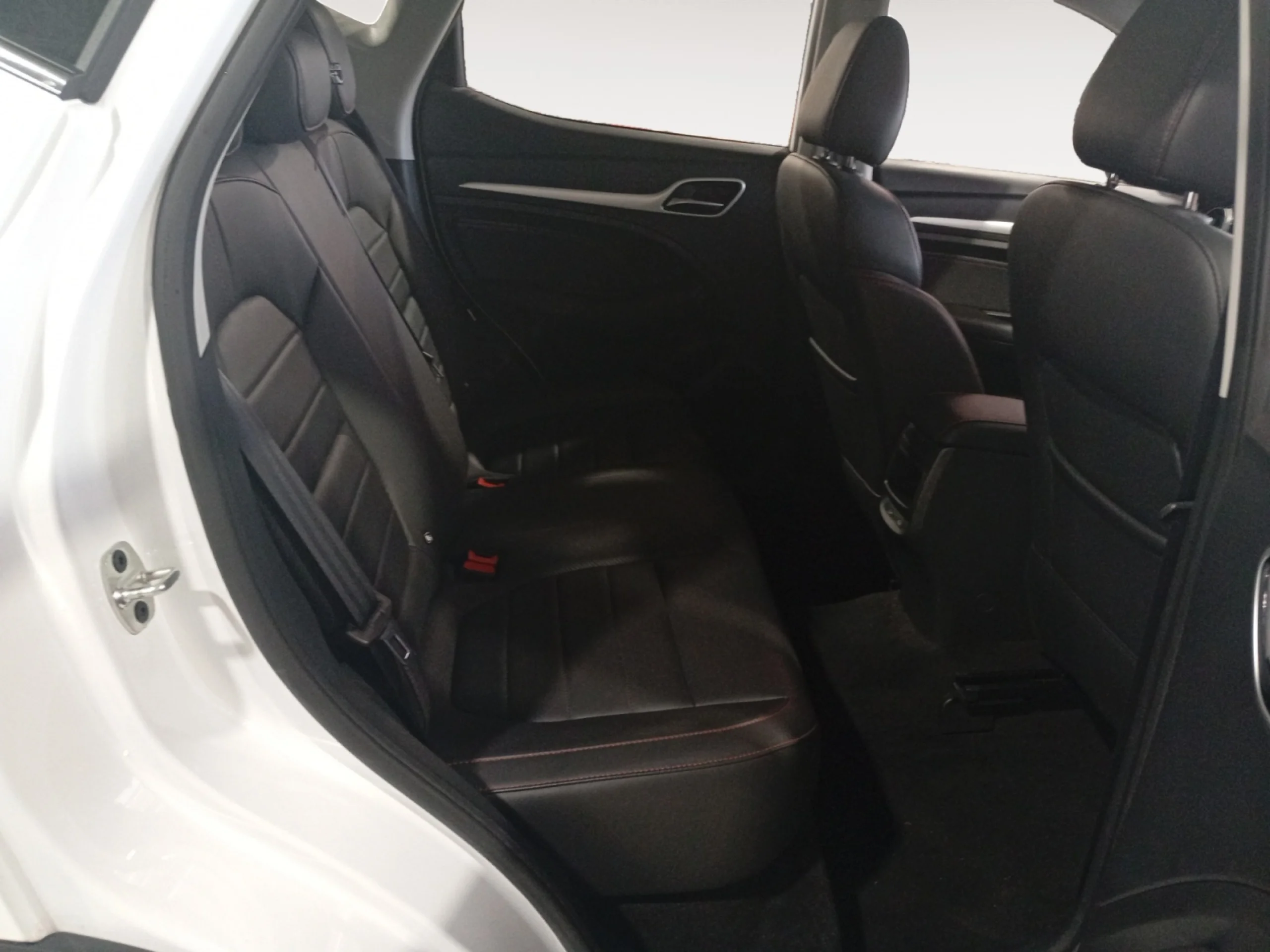 MG Zs 1.0T LUXURY - Foto 6