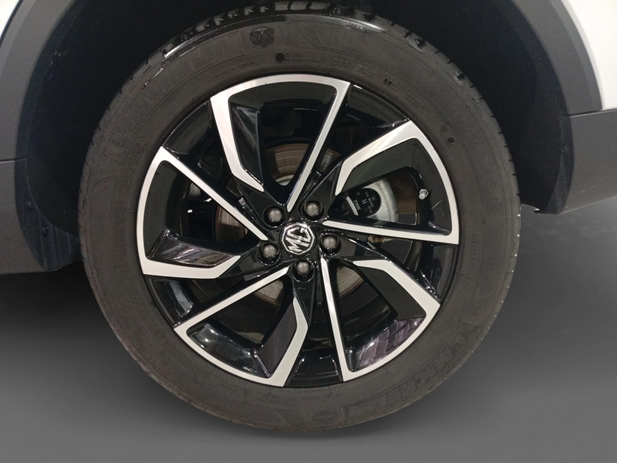 MG Zs 1.0T LUXURY - Foto 9