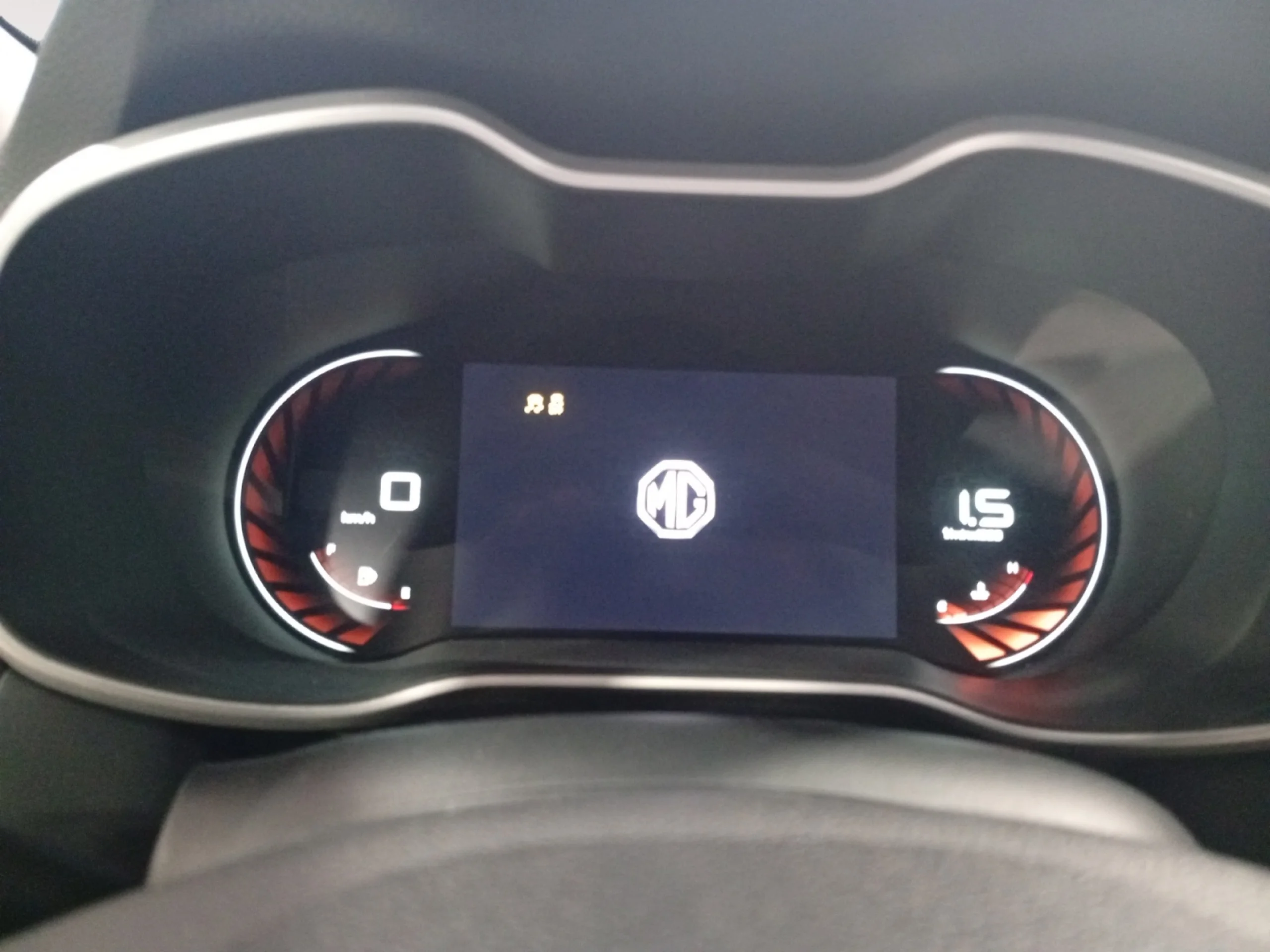 MG Zs 1.0T LUXURY - Foto 15