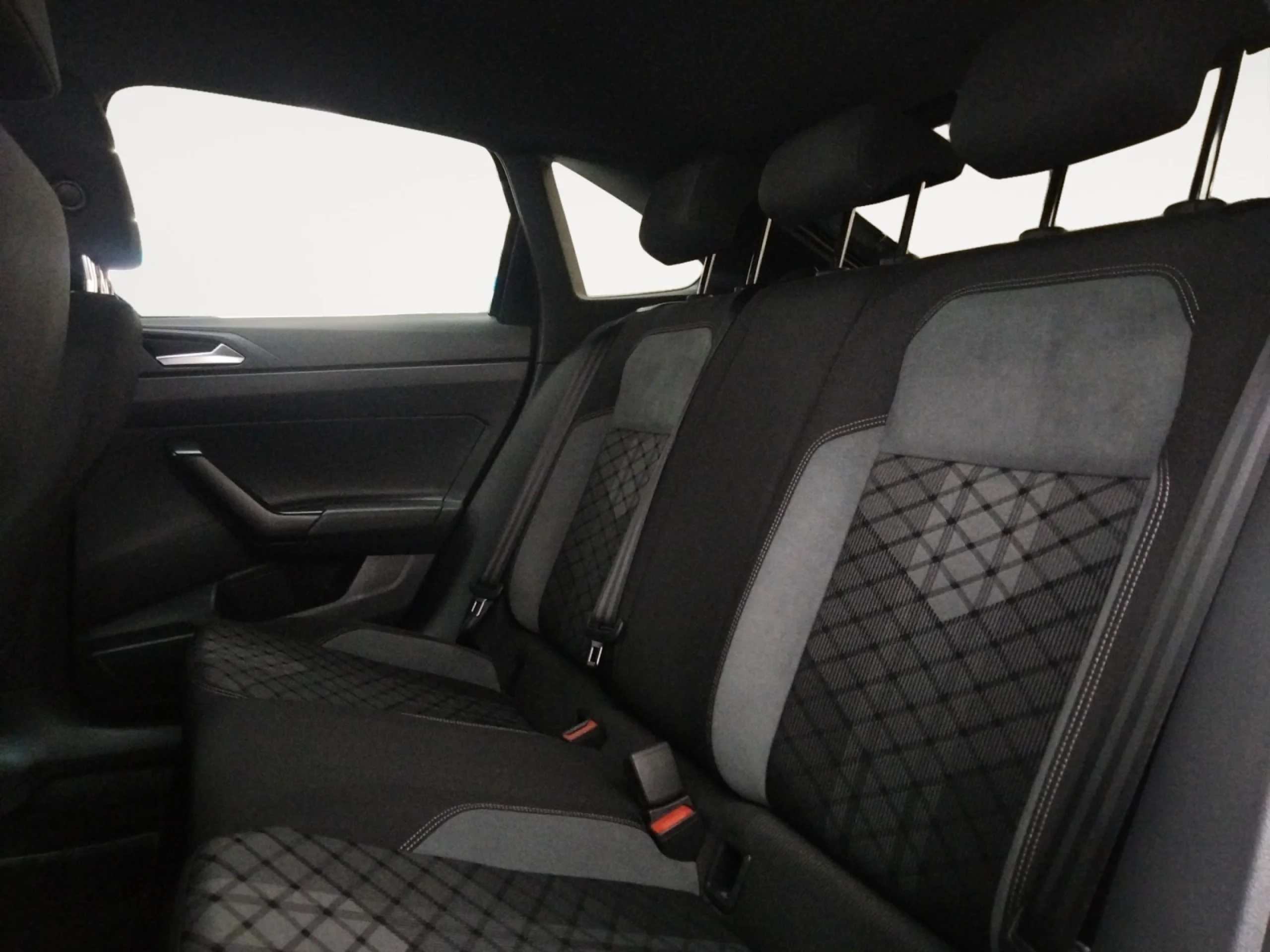 VOLKSWAGEN TAIGO R LINE 1.5 TSI 110KW (150CV) DSG - Foto 6