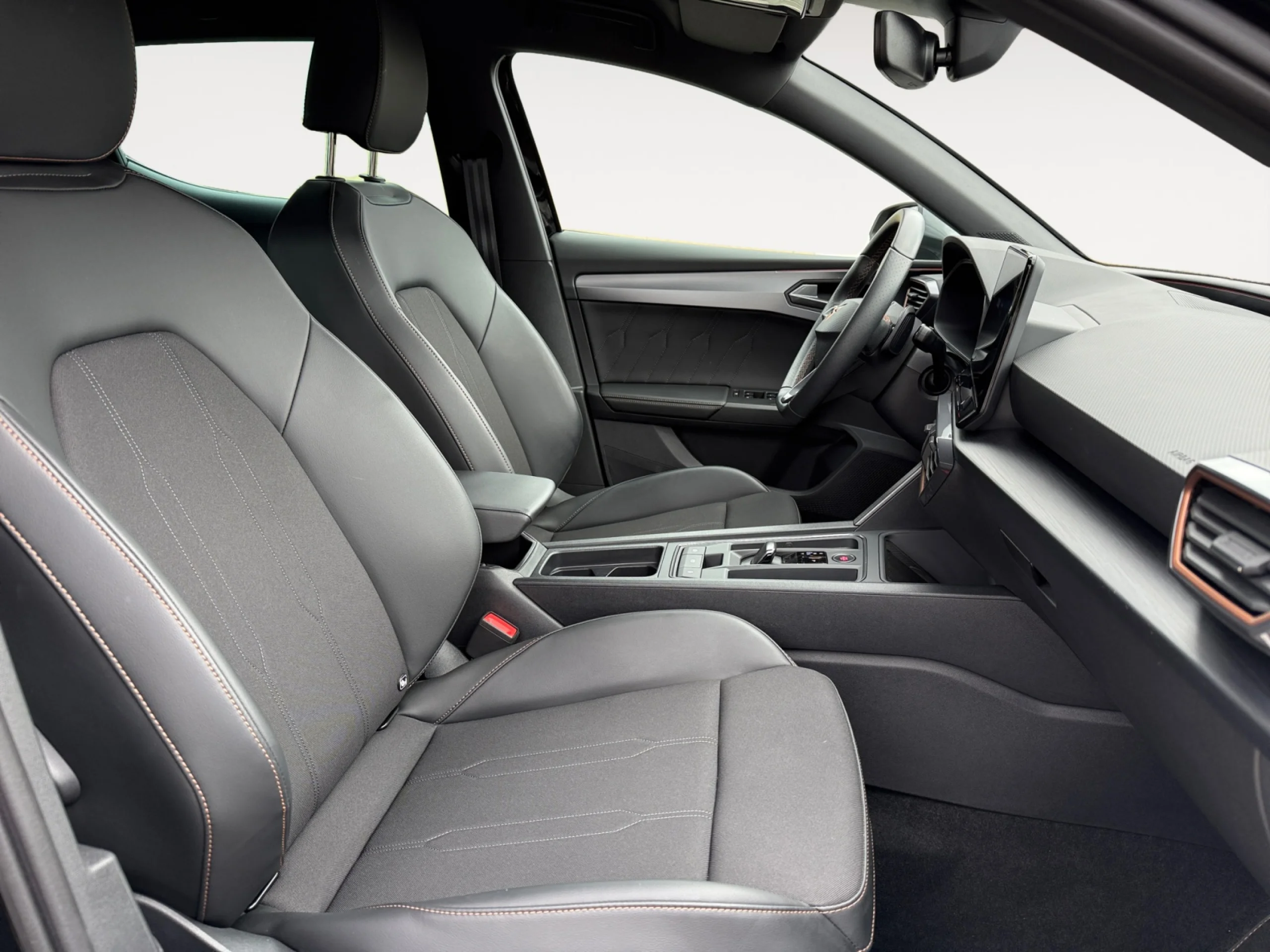 CUPRA LEON 1.5 ETSI 110KW (150CV) DSG - Foto 5