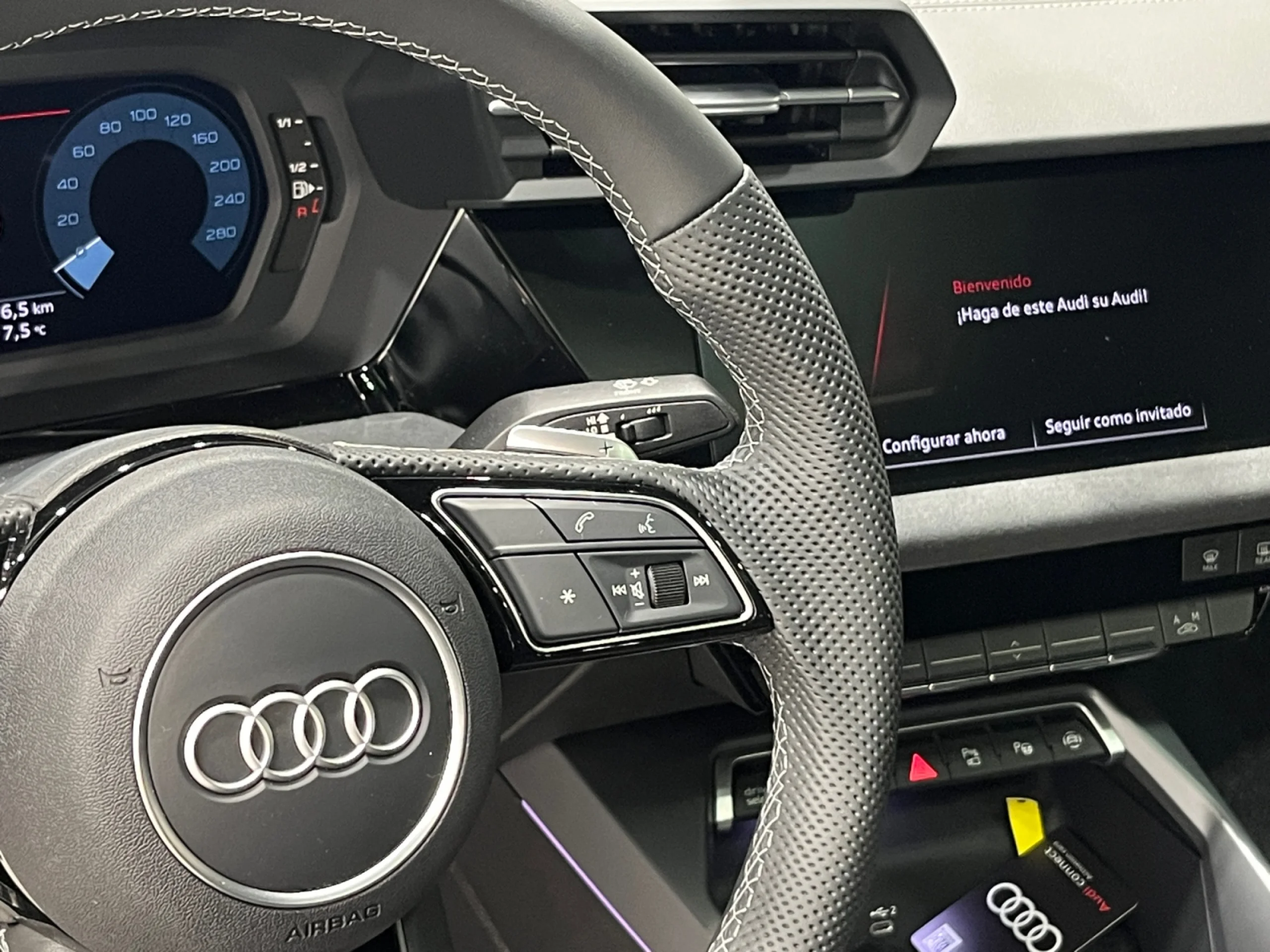 AUDI A3 SEDAN BLACK LINE TFSI 110KW S TRONIC - Foto 10