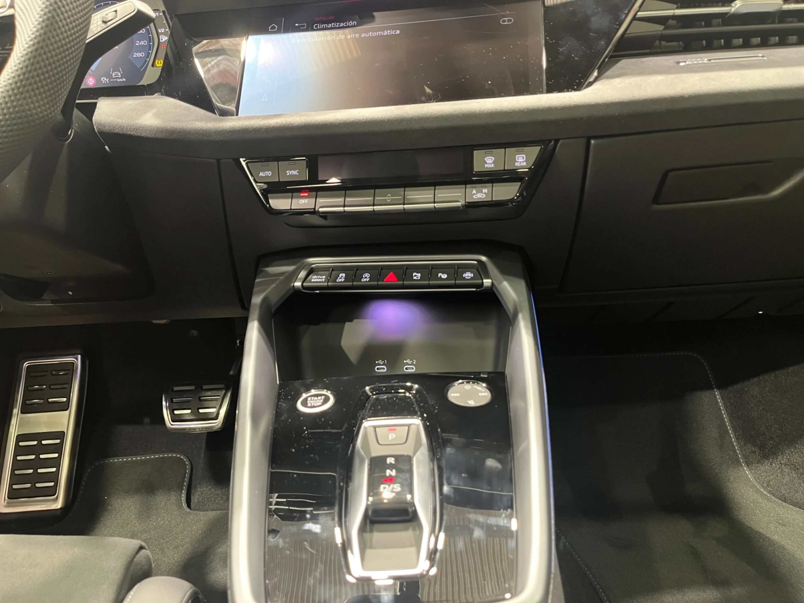 AUDI A3 SEDAN BLACK LINE TFSI 110KW S TRONIC - Foto 14